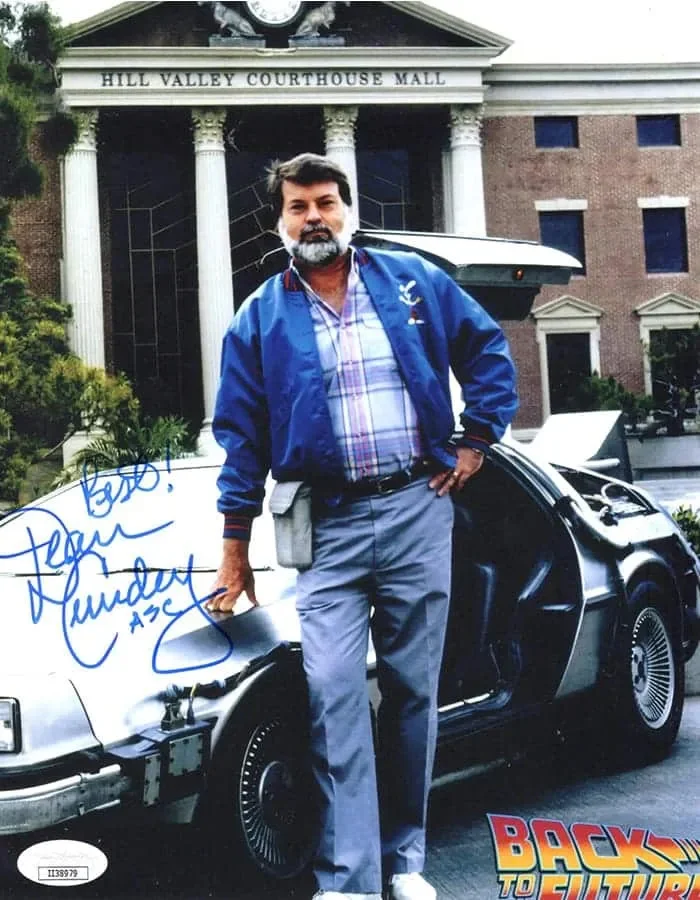 Dean Cundey — Dean Cundey signed 8x10 Photo Cinematographer Back to the JSA Authentication