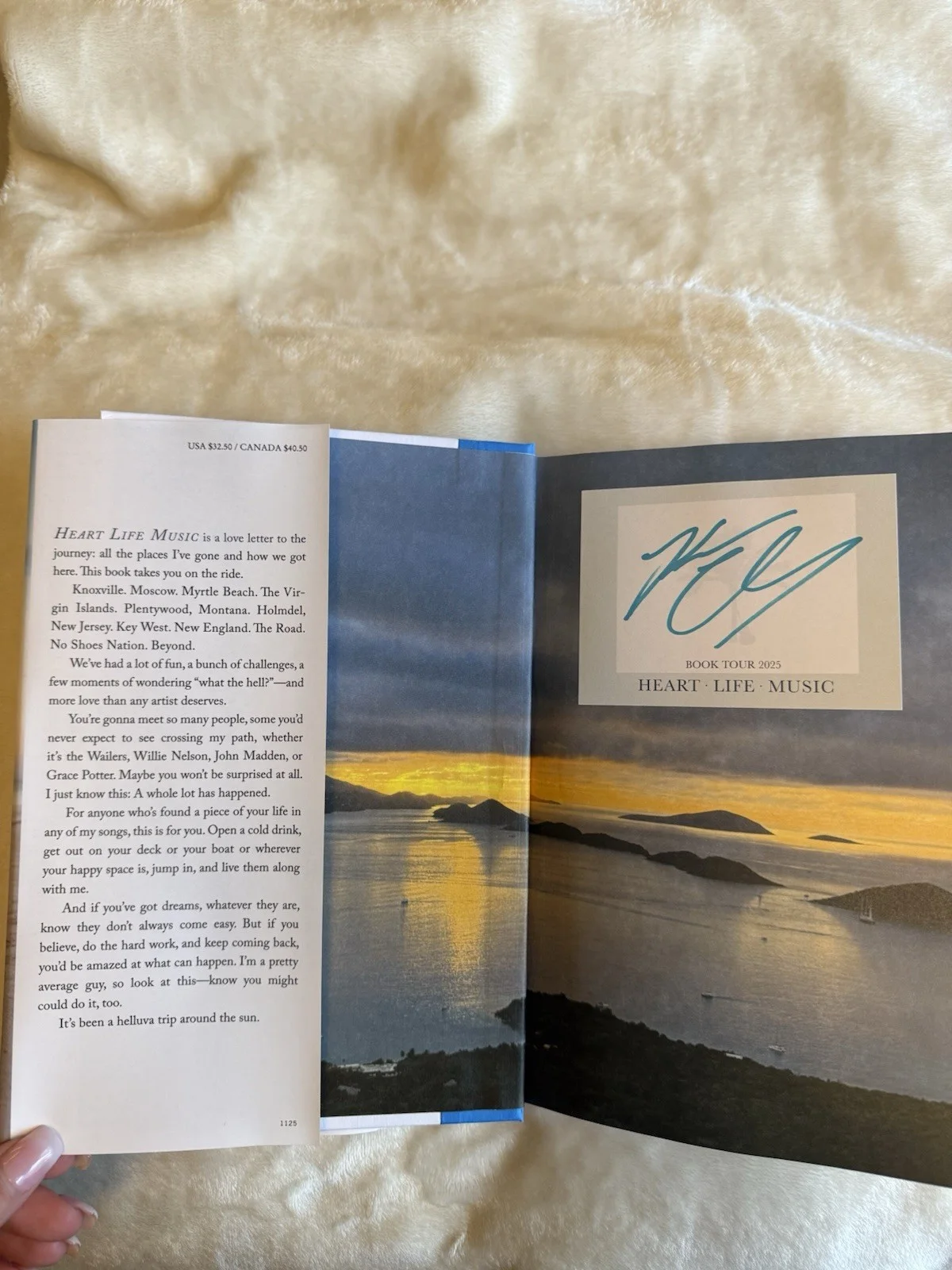 Kenny Chesney Autographed Heart Life Music Book - The Saban Theatre Los Angeles, изображение 2