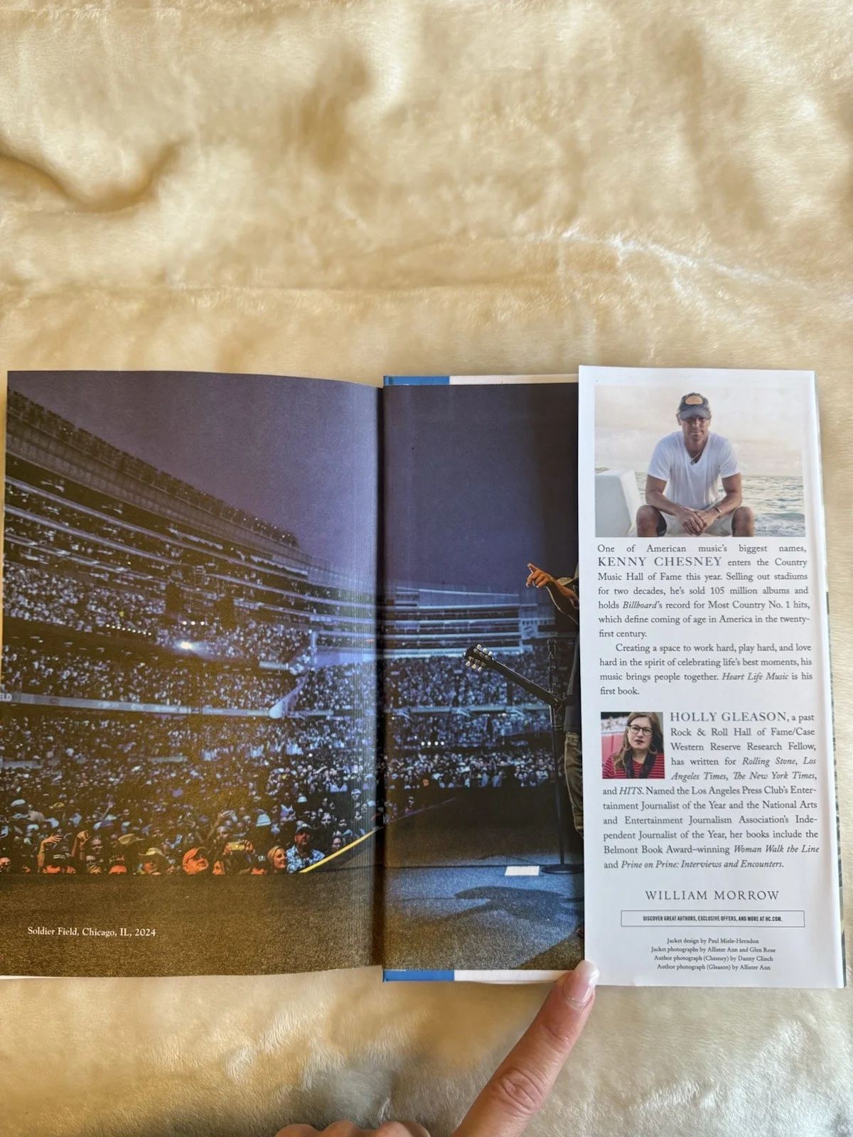 Kenny Chesney Autographed Heart Life Music Book - The Saban Theatre Los Angeles, изображение 4