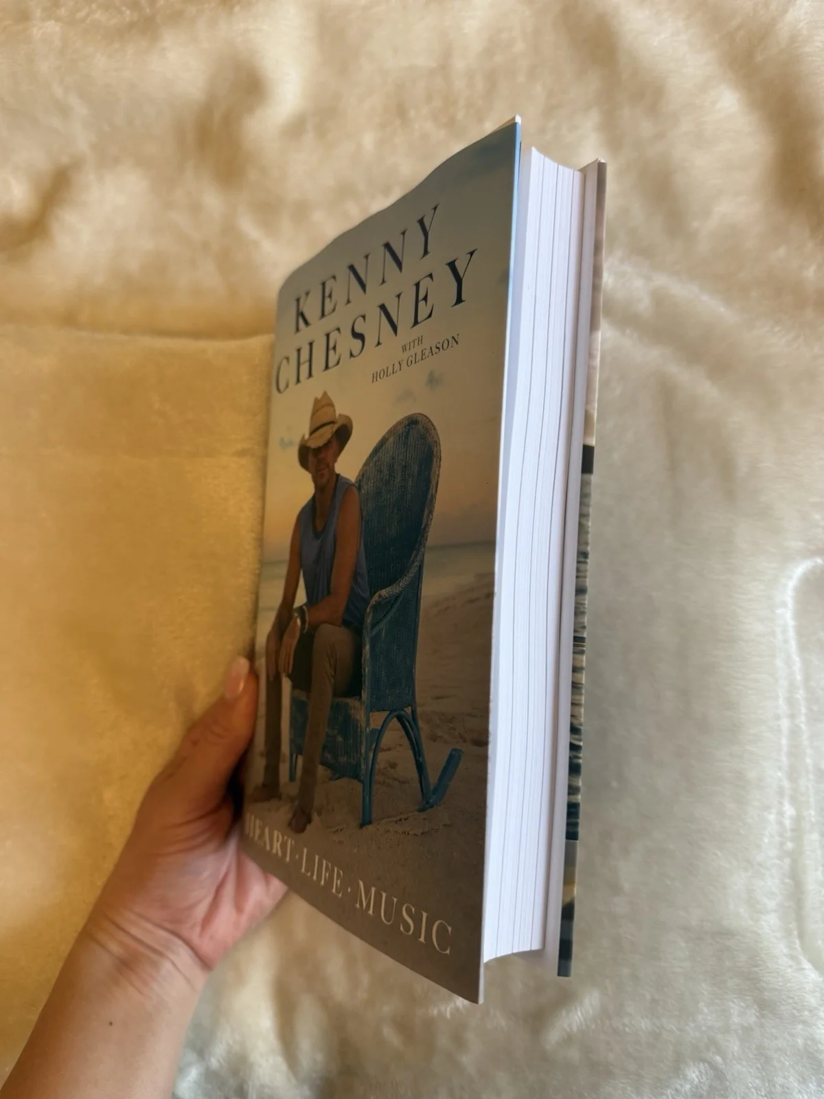 Kenny Chesney Autographed Heart Life Music Book - The Saban Theatre Los Angeles, изображение 5