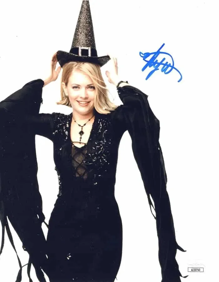 Melissa Joan Hart — Melissa Joan Hart signed 8x10 Photo Sabrina the Teenage Witch JSA Authentication