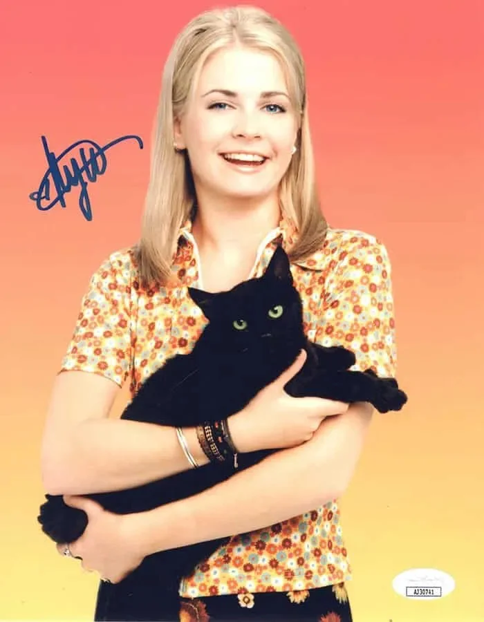 Melissa Joan Hart — Melissa Joan Hart signed 8x10 Photo Sabrina the Teenage Witch JSA Authentication