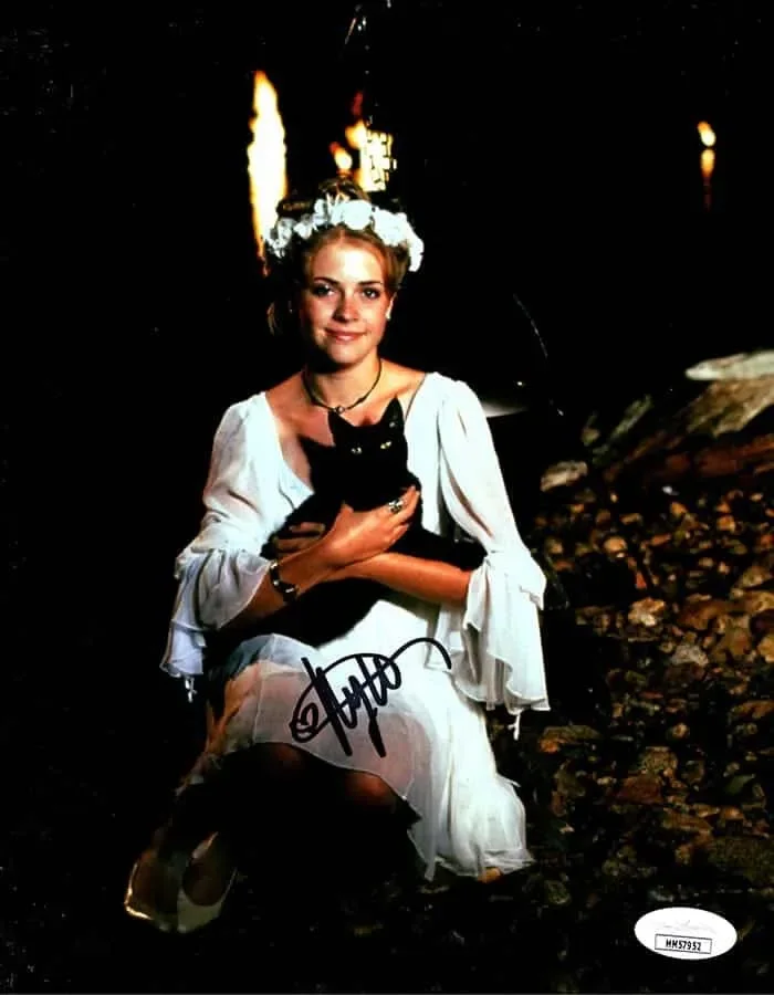 Melissa Joan Hart — Melissa Joan Hart signed 8x10 Photo Sabrina the Teenage Witch JSA Authentication