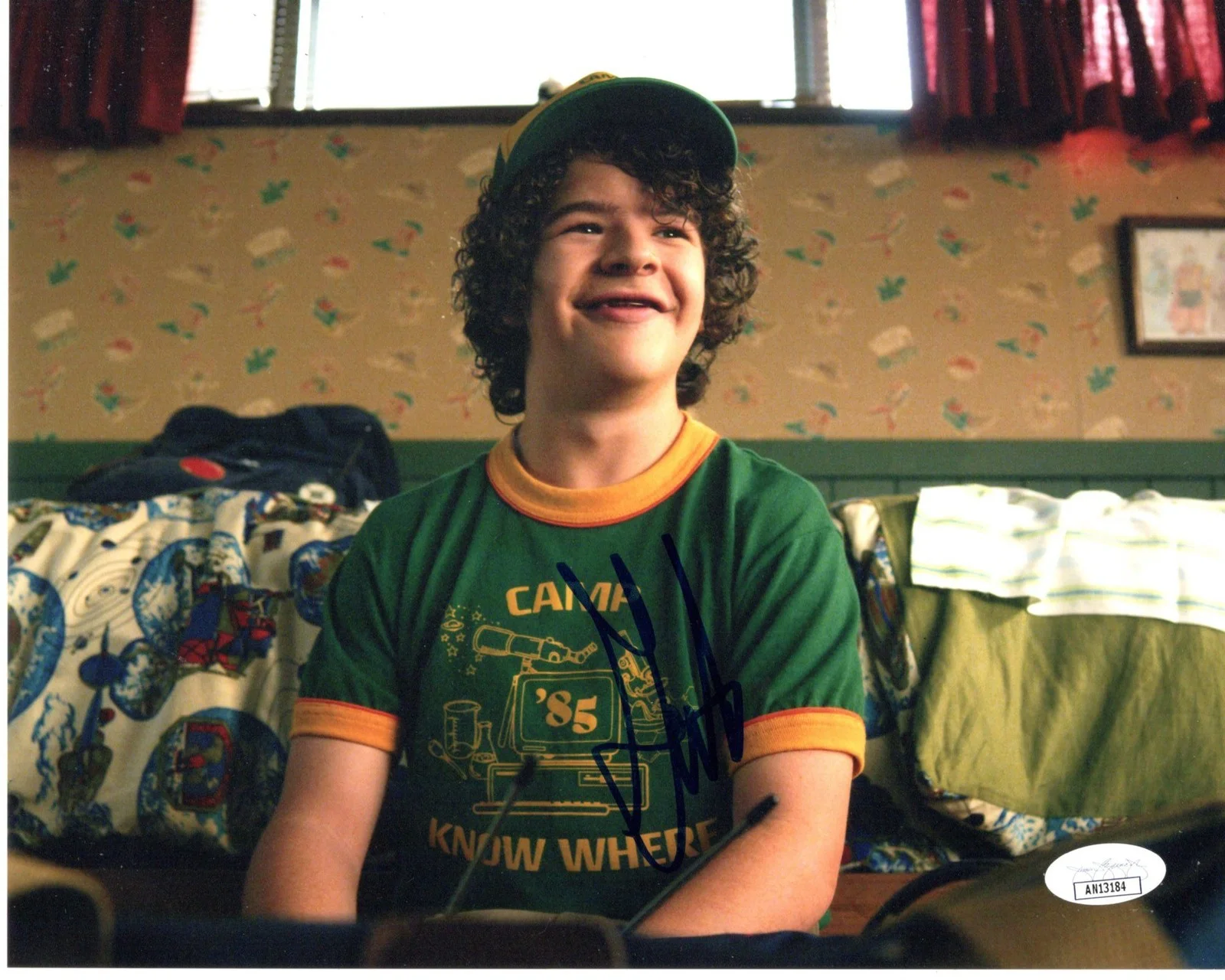 Gaten Matarazzo — Gaten Matarazzo signed 8x10 Photo Dustin Henderson Stranger Things 3 JSA