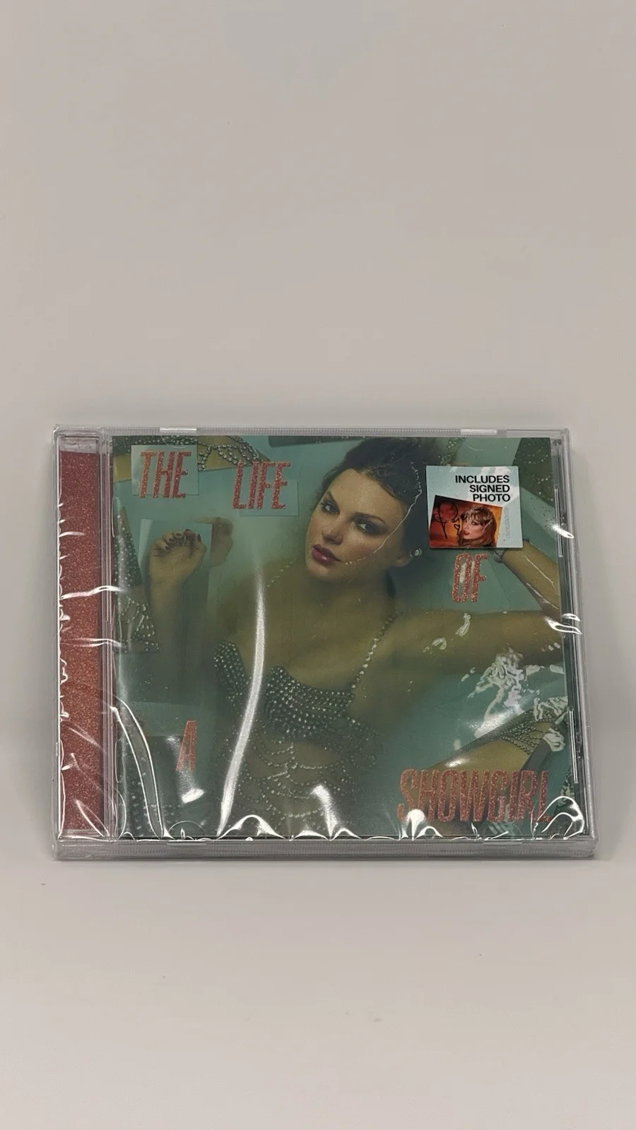 Taylor Swift The Life of a Showgirl CD + Hand Signed Photo 1 - NEW - SHIPS FAST, изображение 2