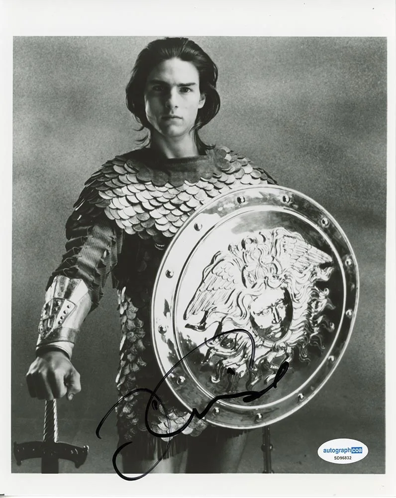 A star — Tom Cruise Legend 8X10 Photo Hand Signed Autographed ACOA COA