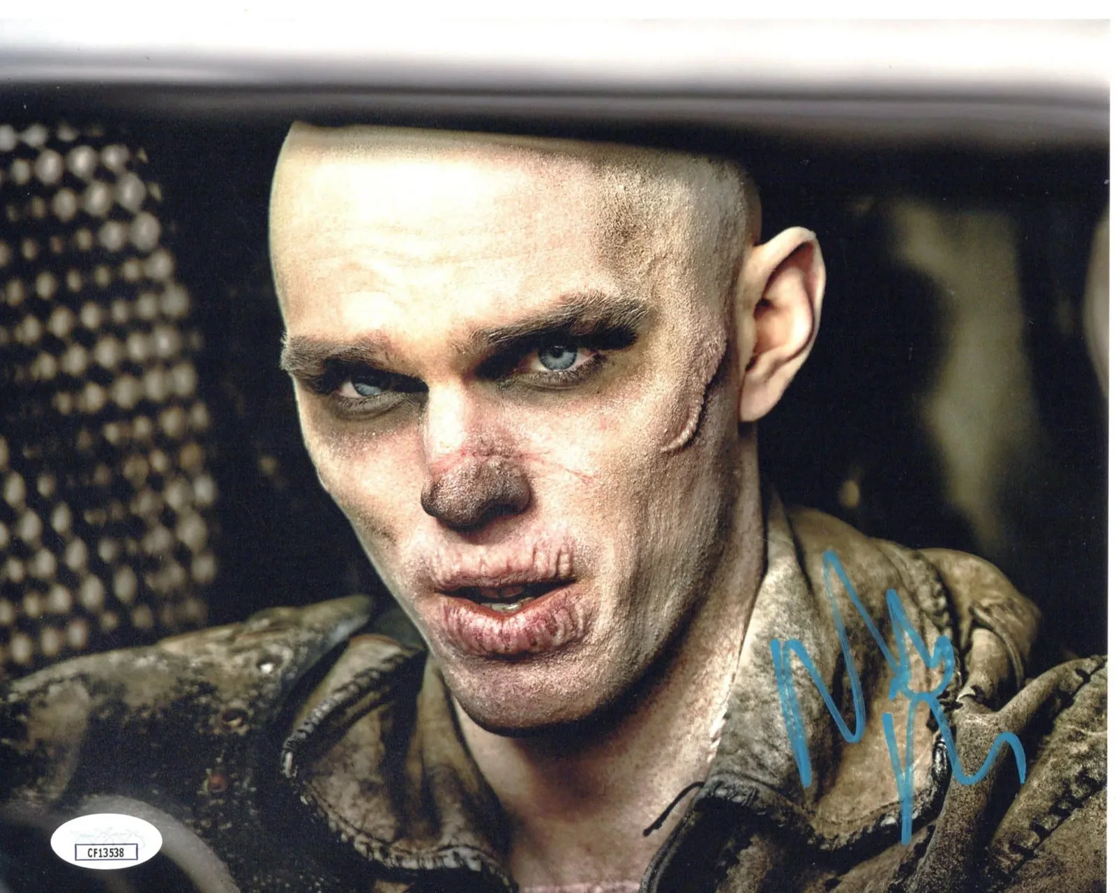 Nicholas Hoult — Nicholas Hoult signed 8x10 Photo Nux Mad Max: Fury Road JSA Authentication