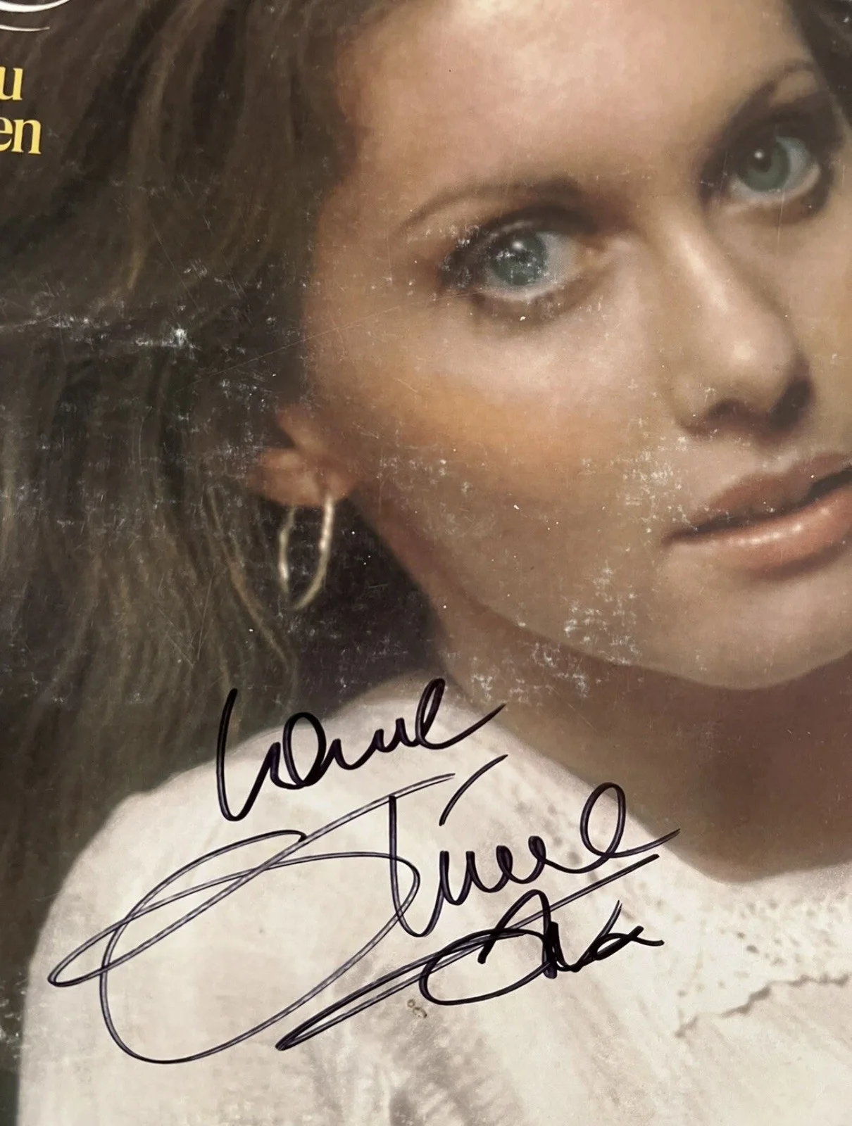 Olivia Newton John Signed "Have You Never Been Mellow" Album With COA Autograph, image 2
