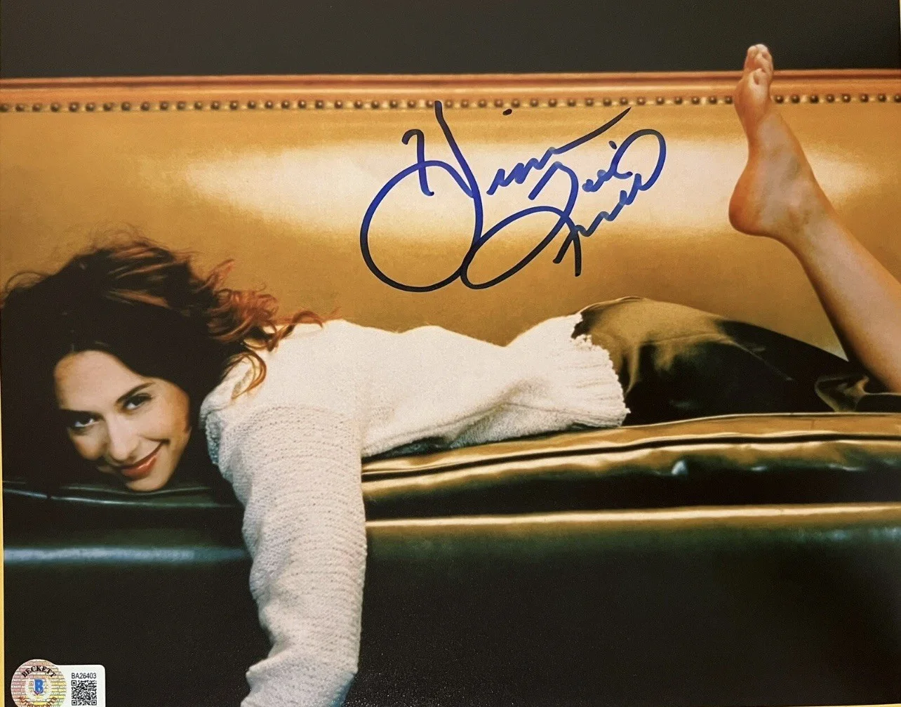 Jennifer Love Hewitt — Jennifer Love Hewitt Signed Photo Beckett COA Ghost Whisperer Know What You Did, изображение 2