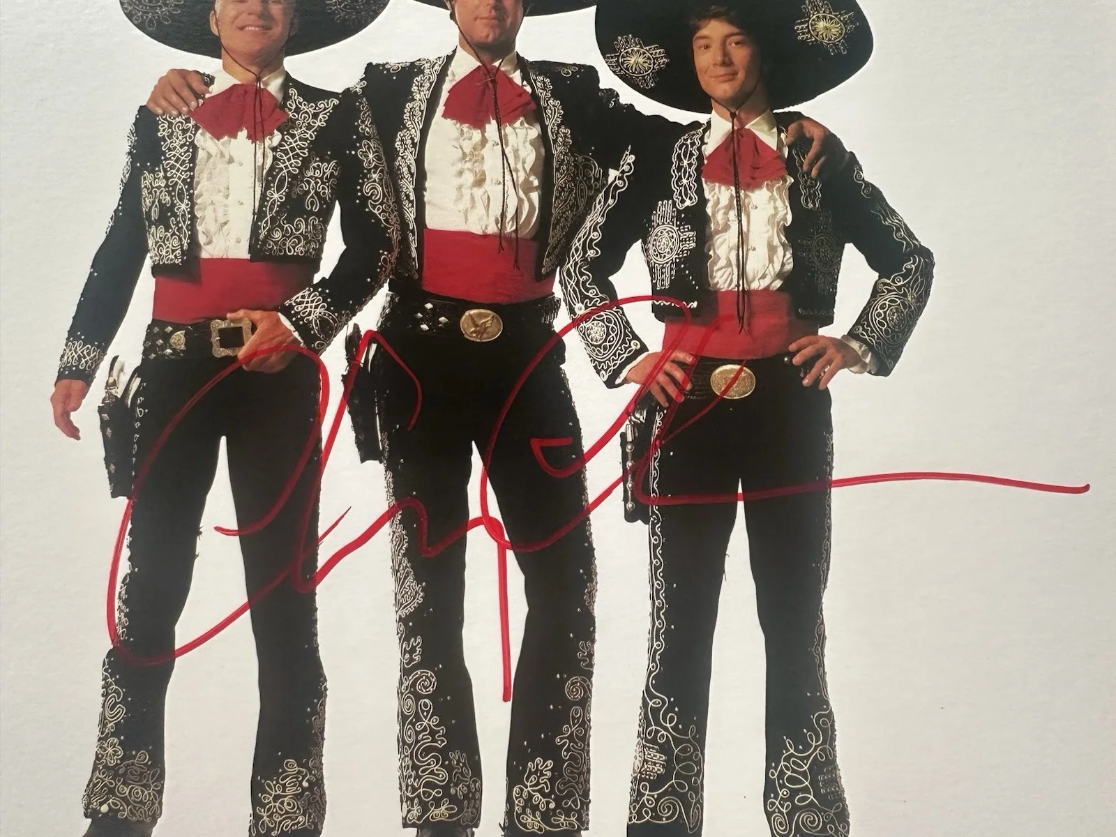 CHEVY CHASE SIGNED THREE AMIGOS VINYL RECORD LP SOUNDTRACK SPLATTER JSA COA, image 2