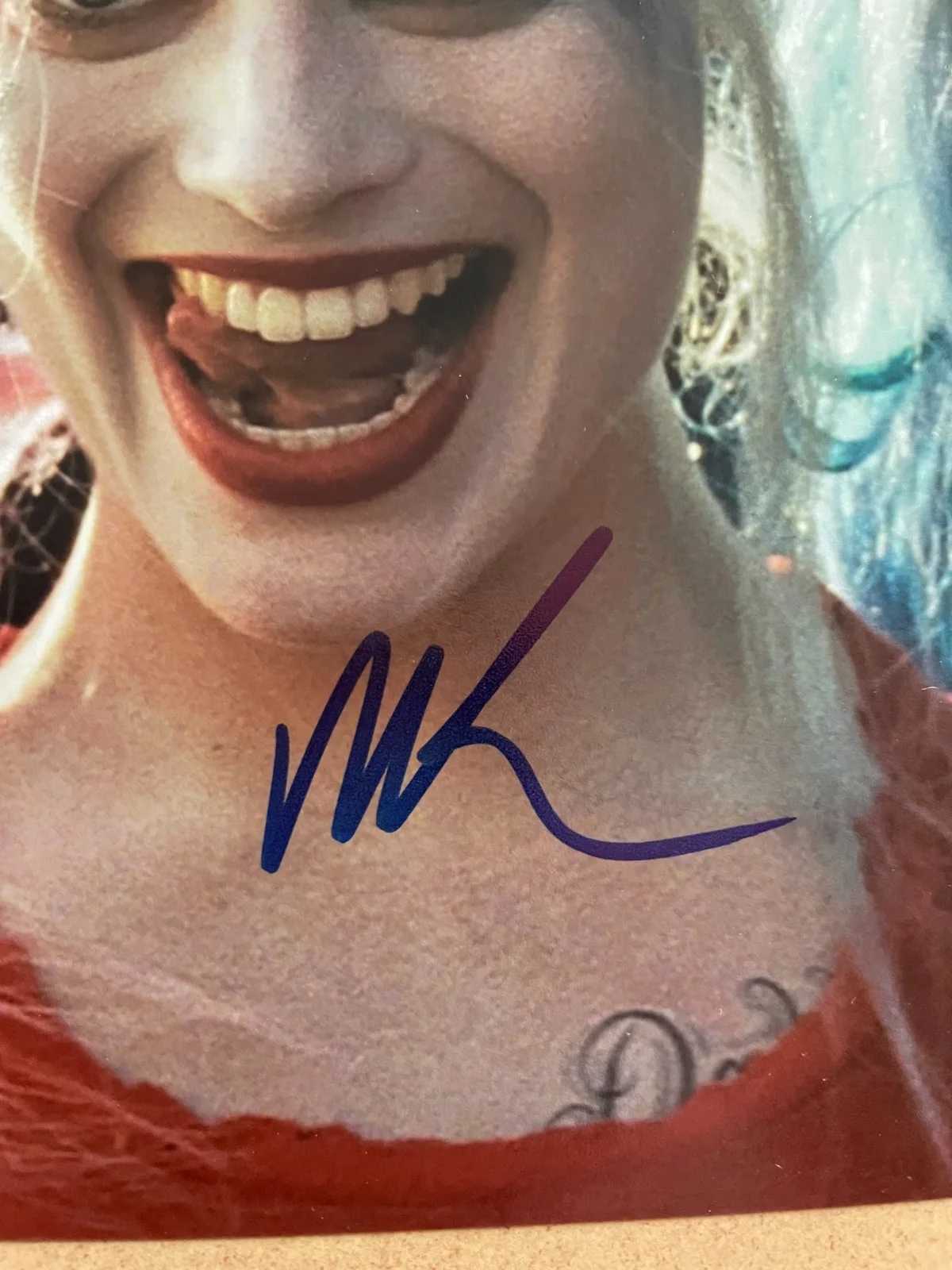 Margot Robbie — Margot Robbie Signed Autograph Signature 10x8 Birds of Prey Harley Quinn Photo, изображение 2