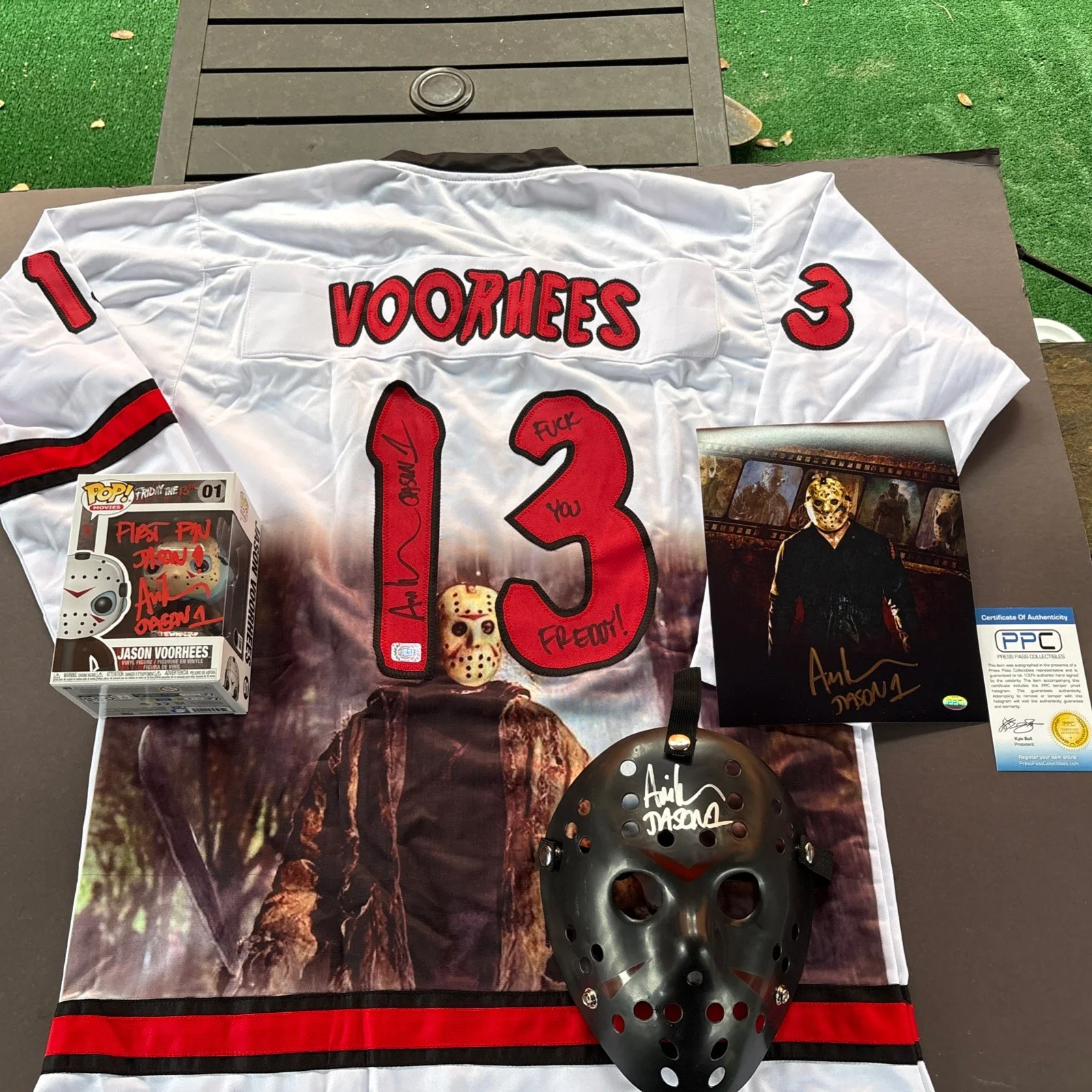 Ari Lehman — Ari Lehman Signed Friday the 13th Set-Jersey/Mask/Funko/8X10 Photo-Ari/BAS/PPC, изображение 2