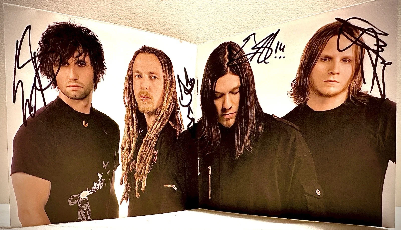 Shinedown Authentic Signatures, The Sound Of Madness, Cd And Guitar Pic, изображение 2