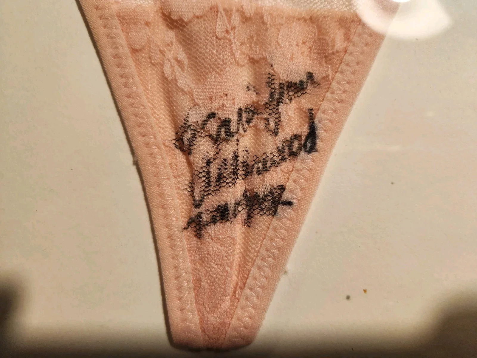 Sara jean underwood — Sara Jean Underwood Autographed V- String Underwear, image 2