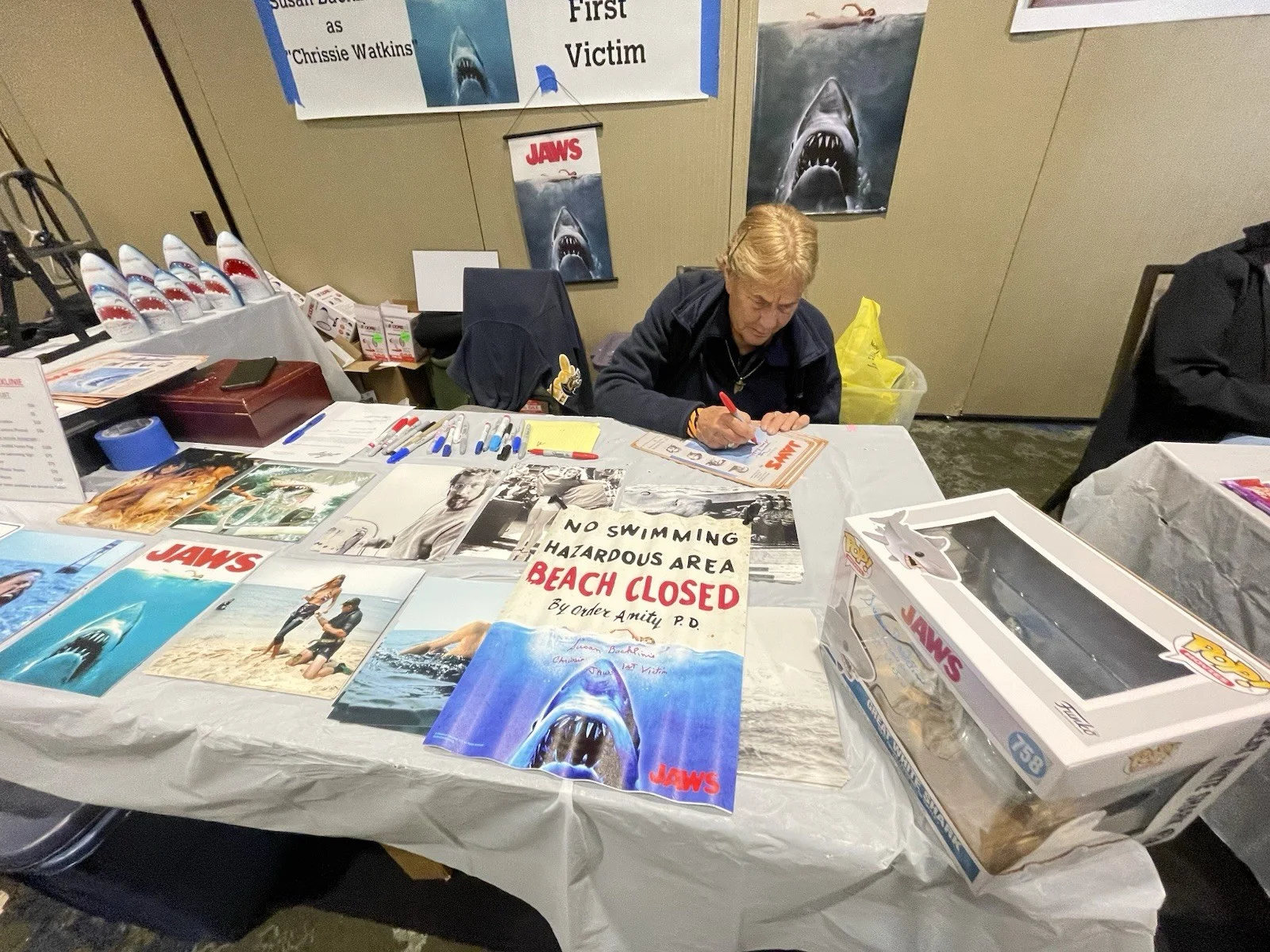 Susan Backlinie — Susan Backlinie signed 8x10 JAWS photo Chrissie 1st Victim JSA Certified, изображение 2