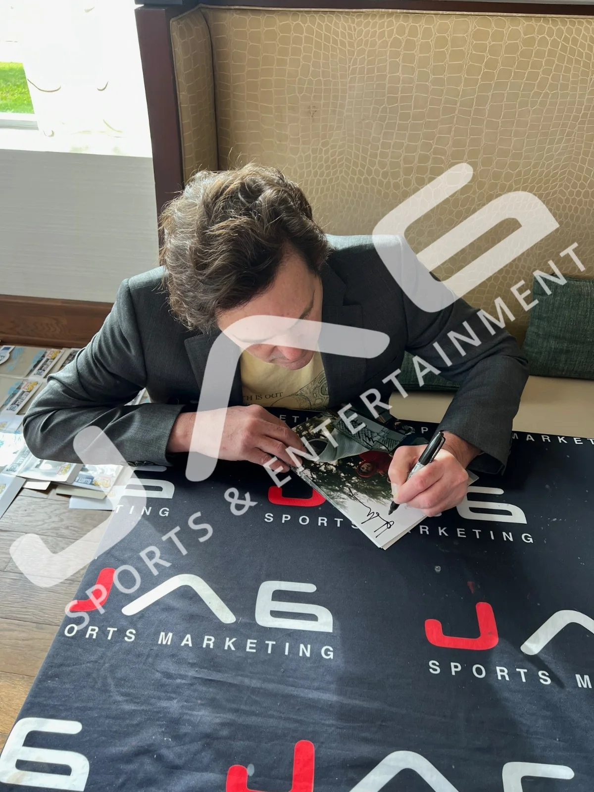Matthew DeMeritt, Henry Thomas — Matthew DeMeritt & Henry Thomas autographed signed 8x10 photo E.T JSA COA, изображение 3