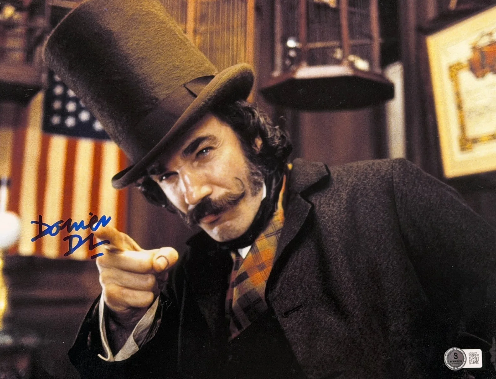 Daniel Day Lewis — Daniel Day Lewis Signed 11x14 Photo Gangs of New York Auto Beckett LOA Grade 10