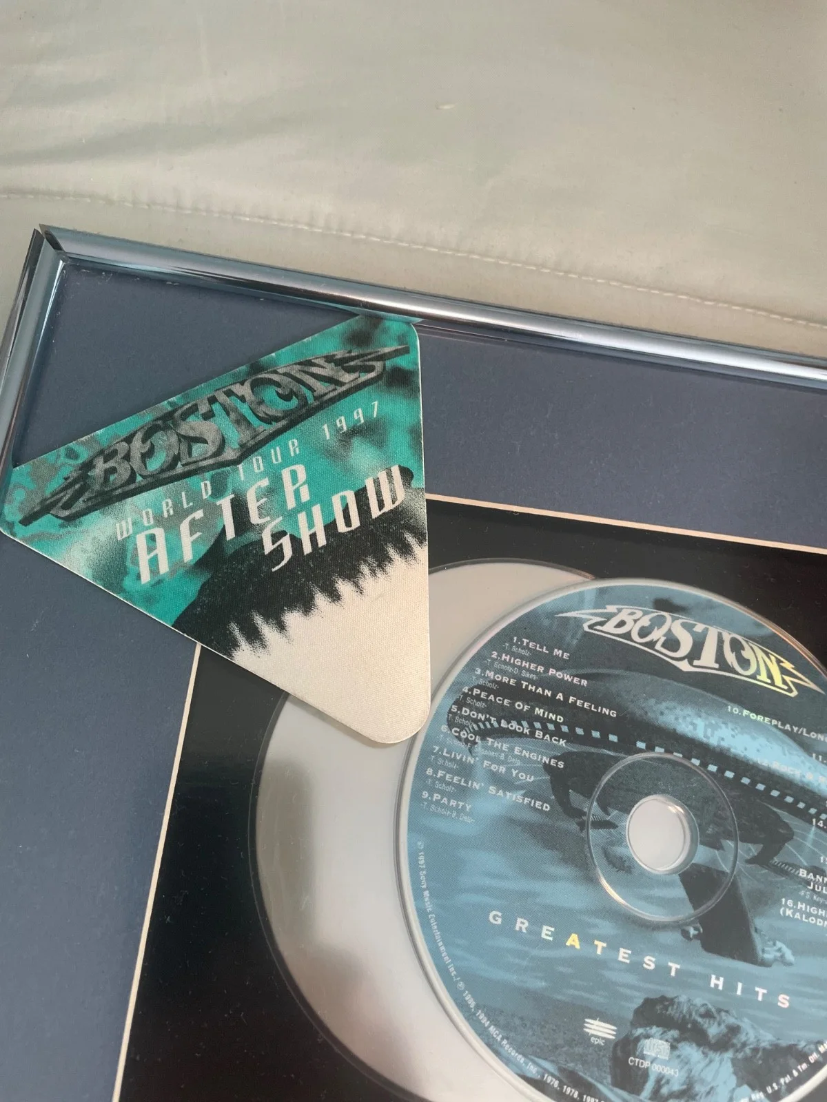 Autographed Boston Greatest hits CD booklet 1997. Brad Delp, etc.., изображение 2