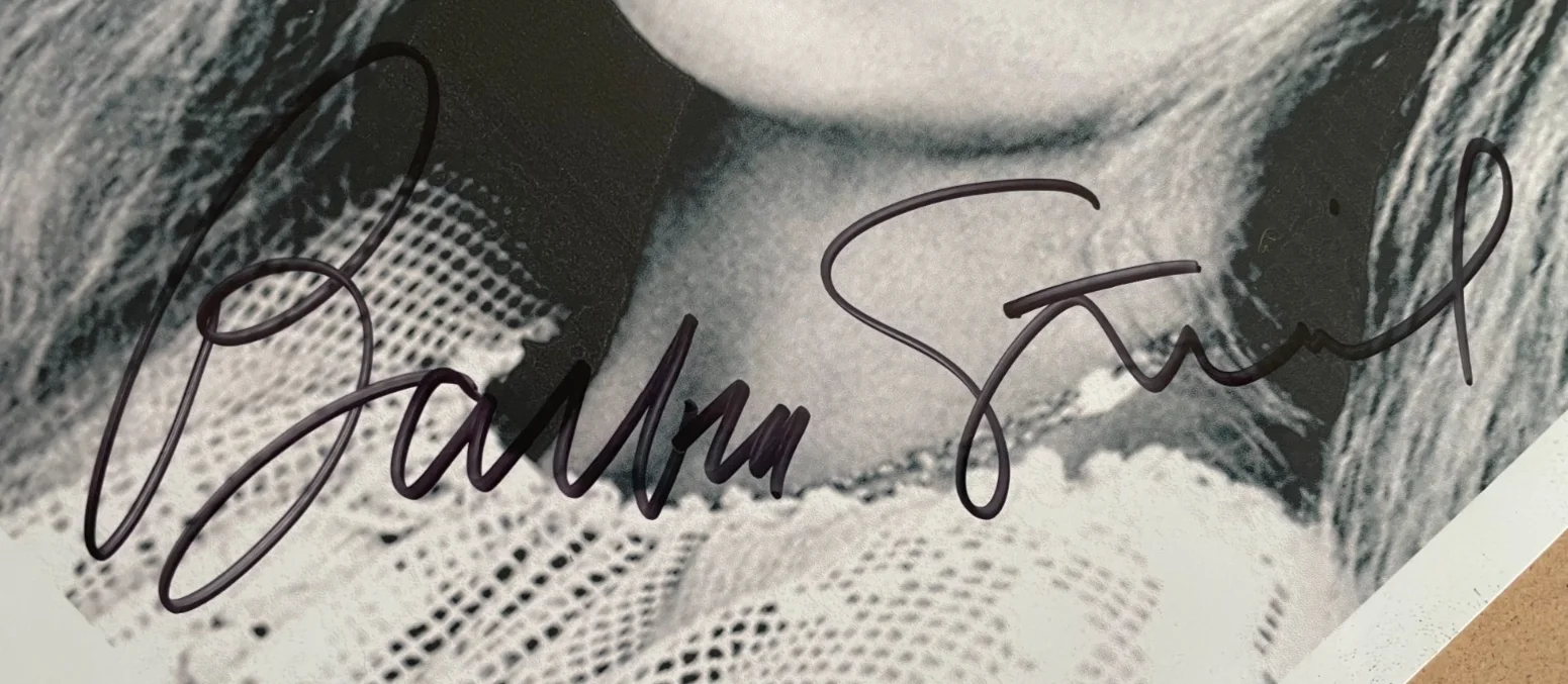 Barbara Streisand — Barbara Streisand Signed Autograph Signature 8.5x11 B&W Glossy Photograph, изображение 2