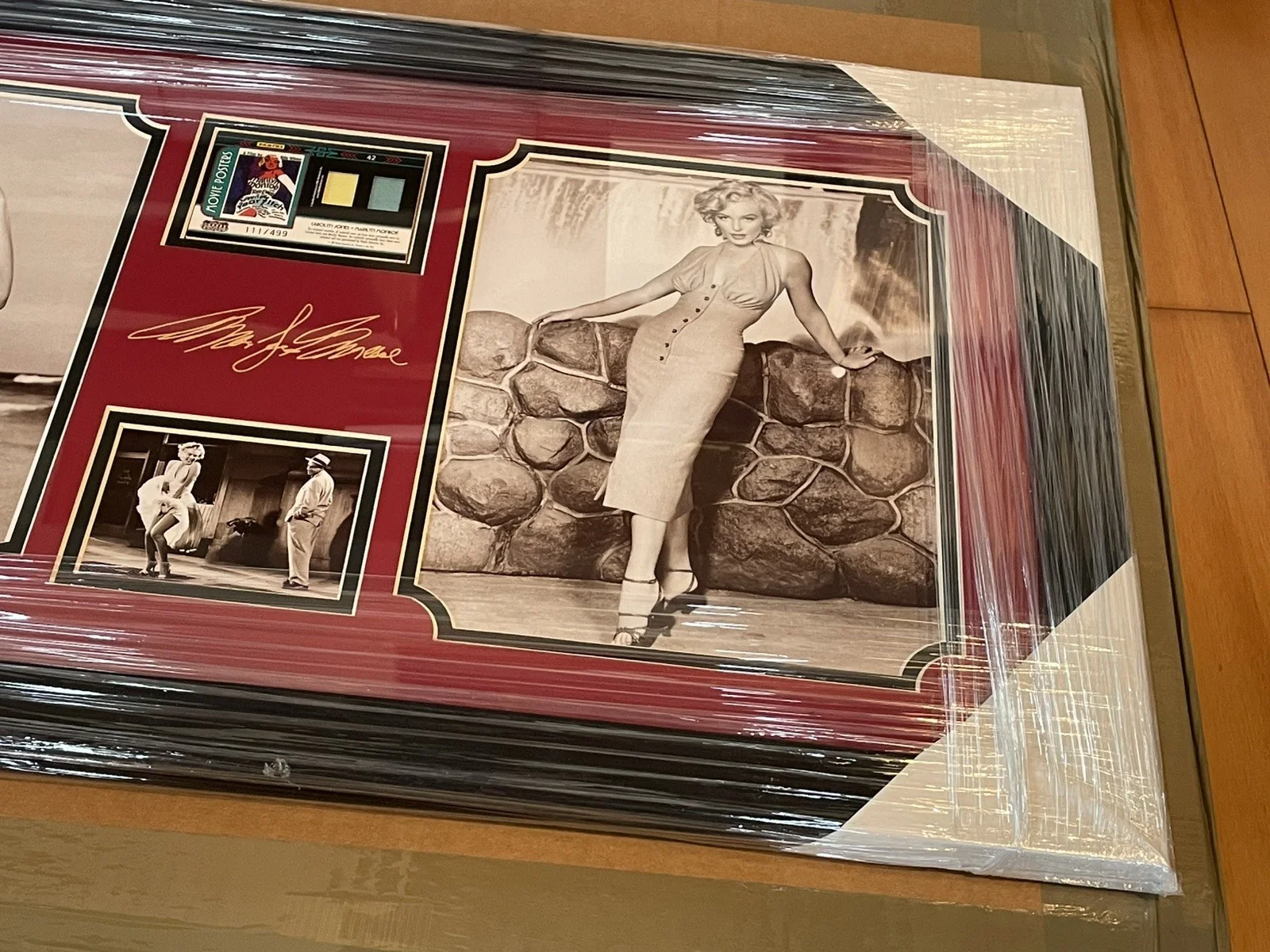 Photo Of Marilyn Monroe With Authenic Original Swatch Of Clothing, изображение 4