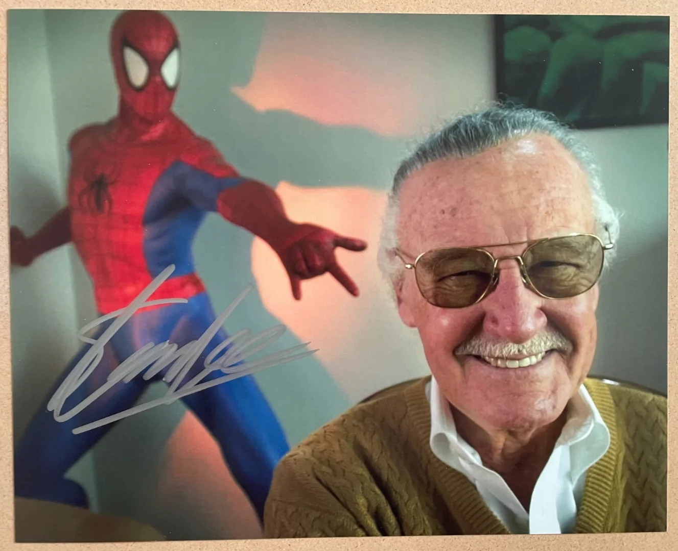 Stan Lee — Stan Lee Signed Autograph Signature 10x8 Color Glossy Photograph Spiderman