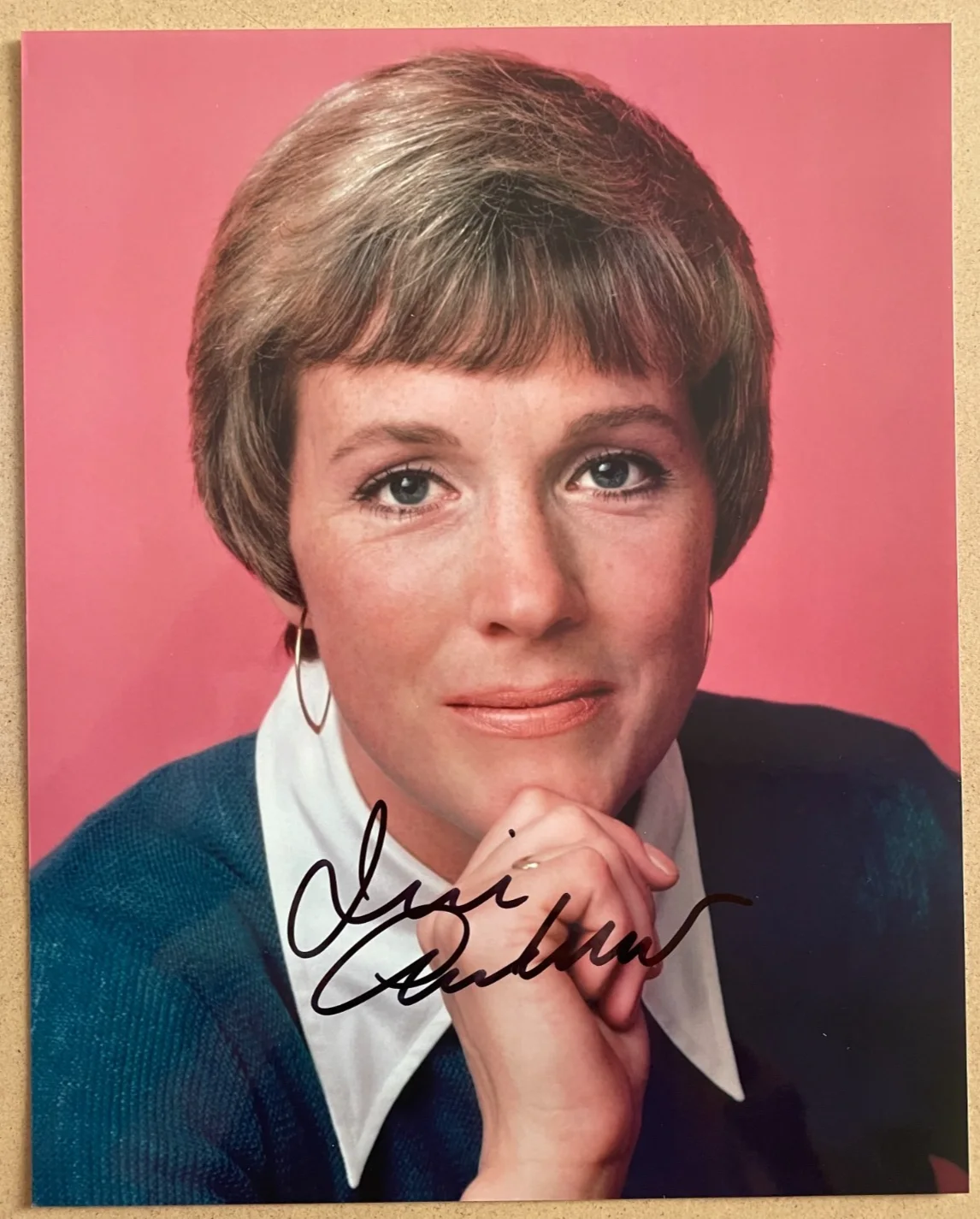 Julie Andrews — Julie Andrews Signed Autograph Signature 8x10 Color Glossy Photograph