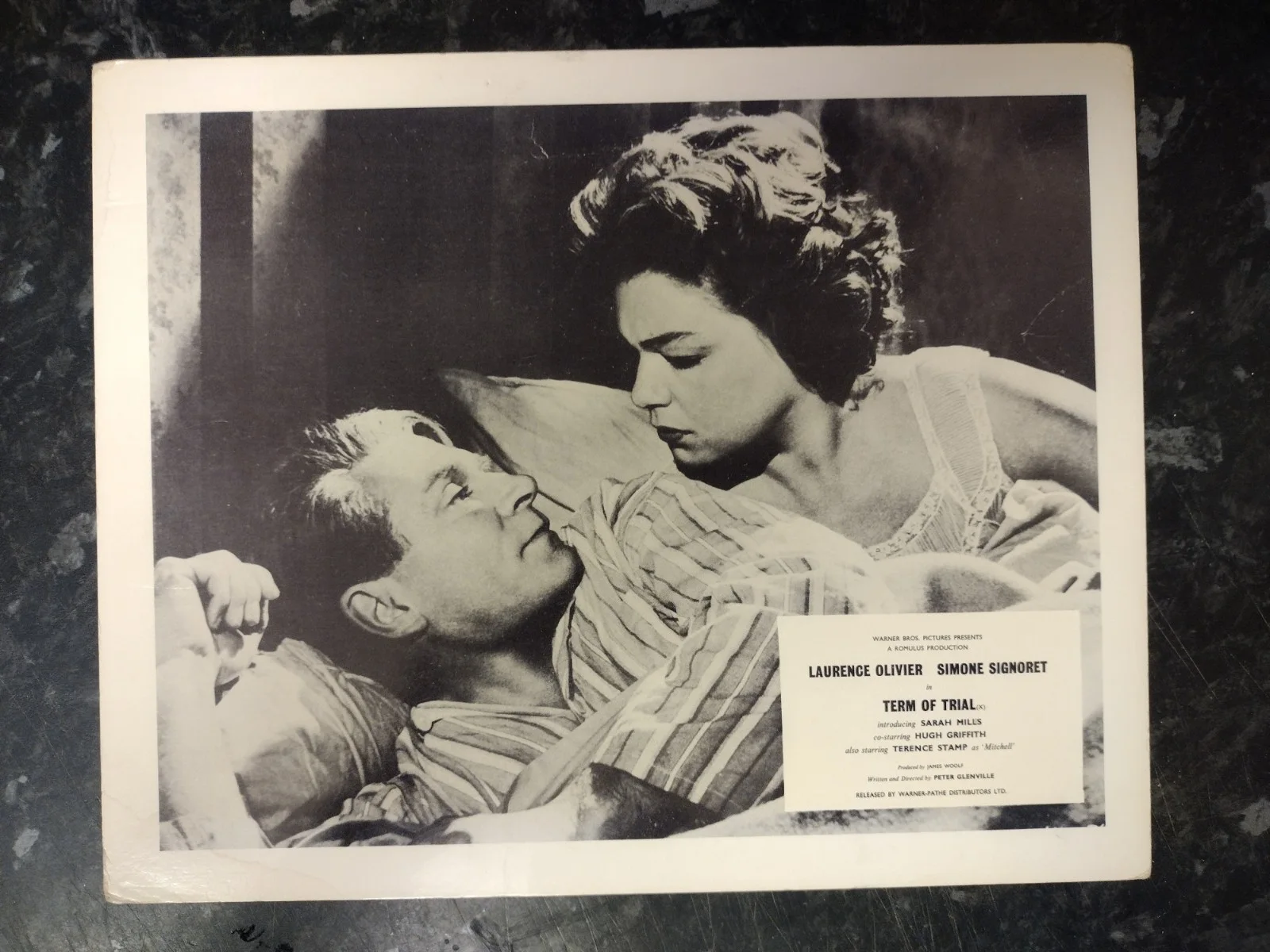 TERM OF TRIAL, 9 LOBBY CARDS.LAURENCE OLIVIER. SARAH MILES. READ CAREFULLY, изображение 4
