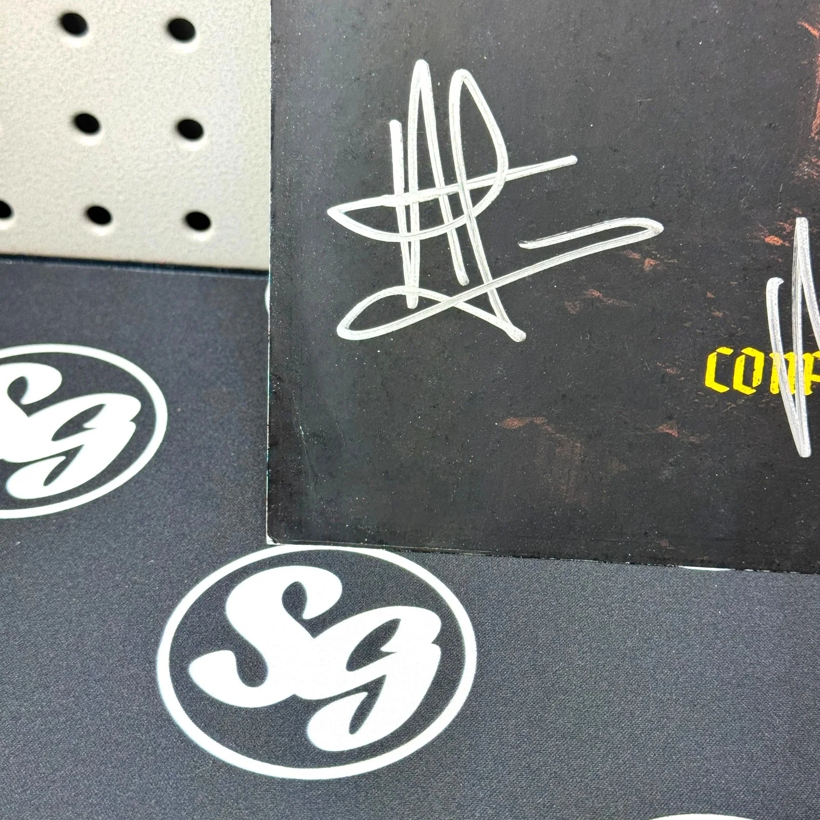 STAIND Signed Confessions of the Fallen Record Insert JSA COA Aaron Lewis Auto C, image 2