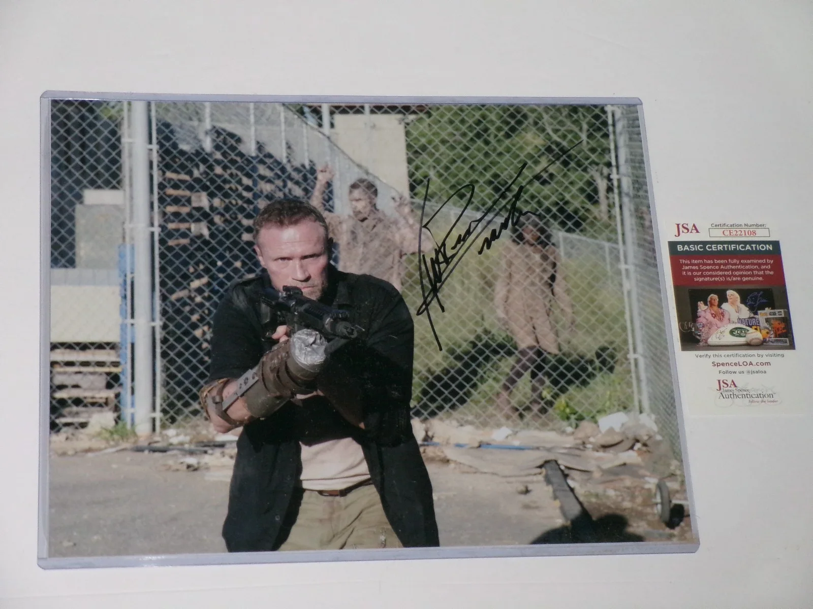 Michael Rooker — The Walking Dead Michael Rooker Signed 11X14 Photo With Character Name JSA CERT
