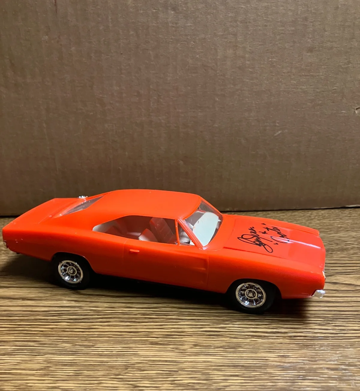 Ben Jones — Ben Jones, Dukes of Hazzard, Signed Assembled, General Lee MODEL w/Box, Flyer, image 5
