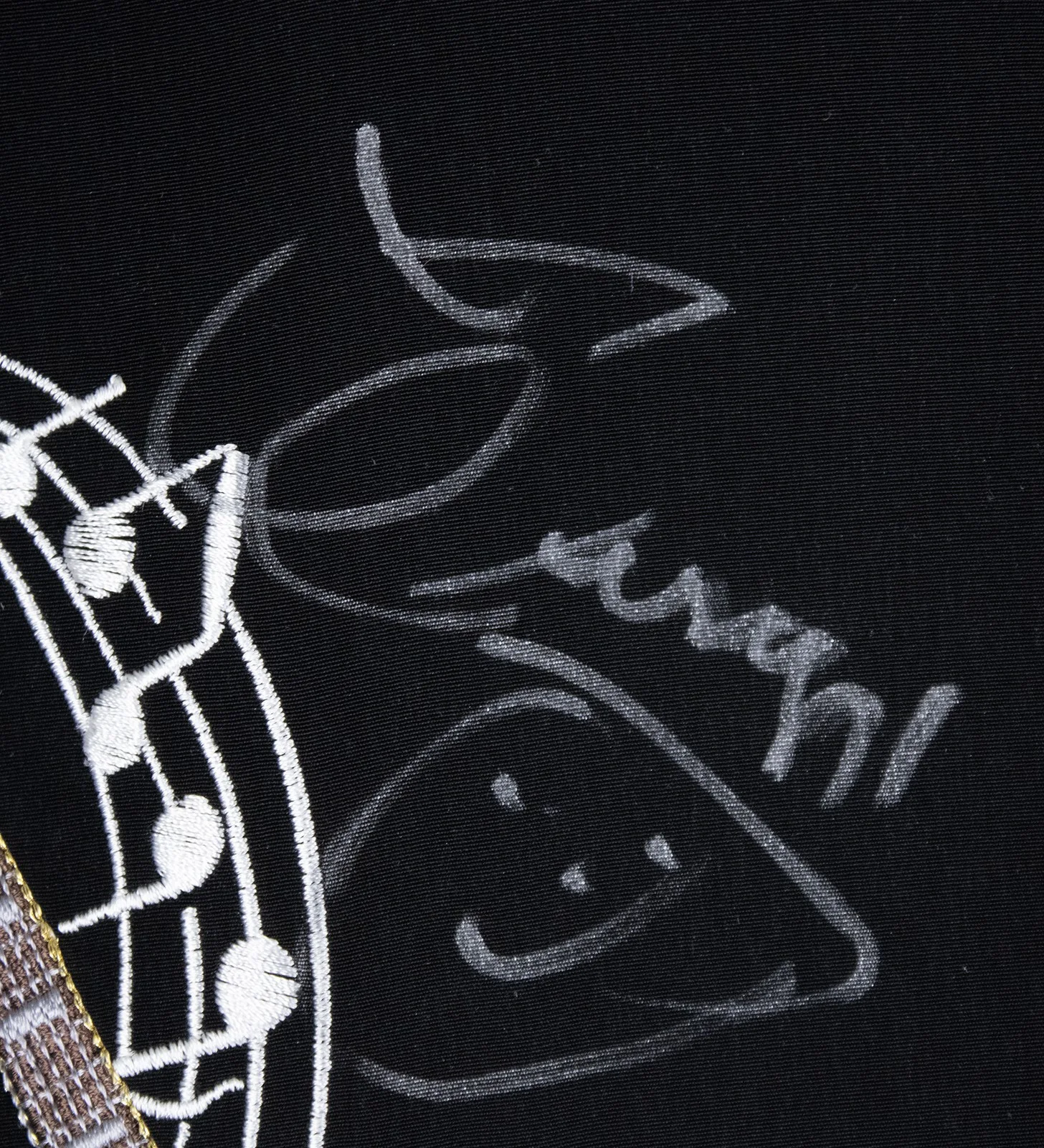 Chuck Berry — CHUCK BERRY - SHIRT SIGNED, image 2
