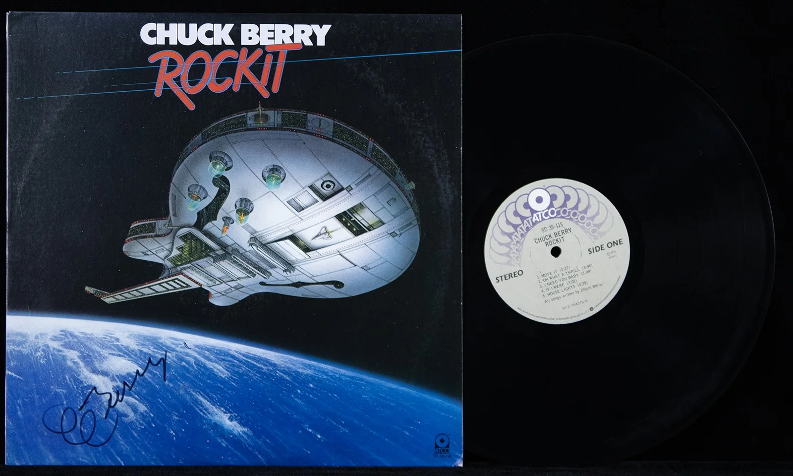 Chuck Berry — CHUCK BERRY - RECORD ALBUM COVER SIGNED, image 4