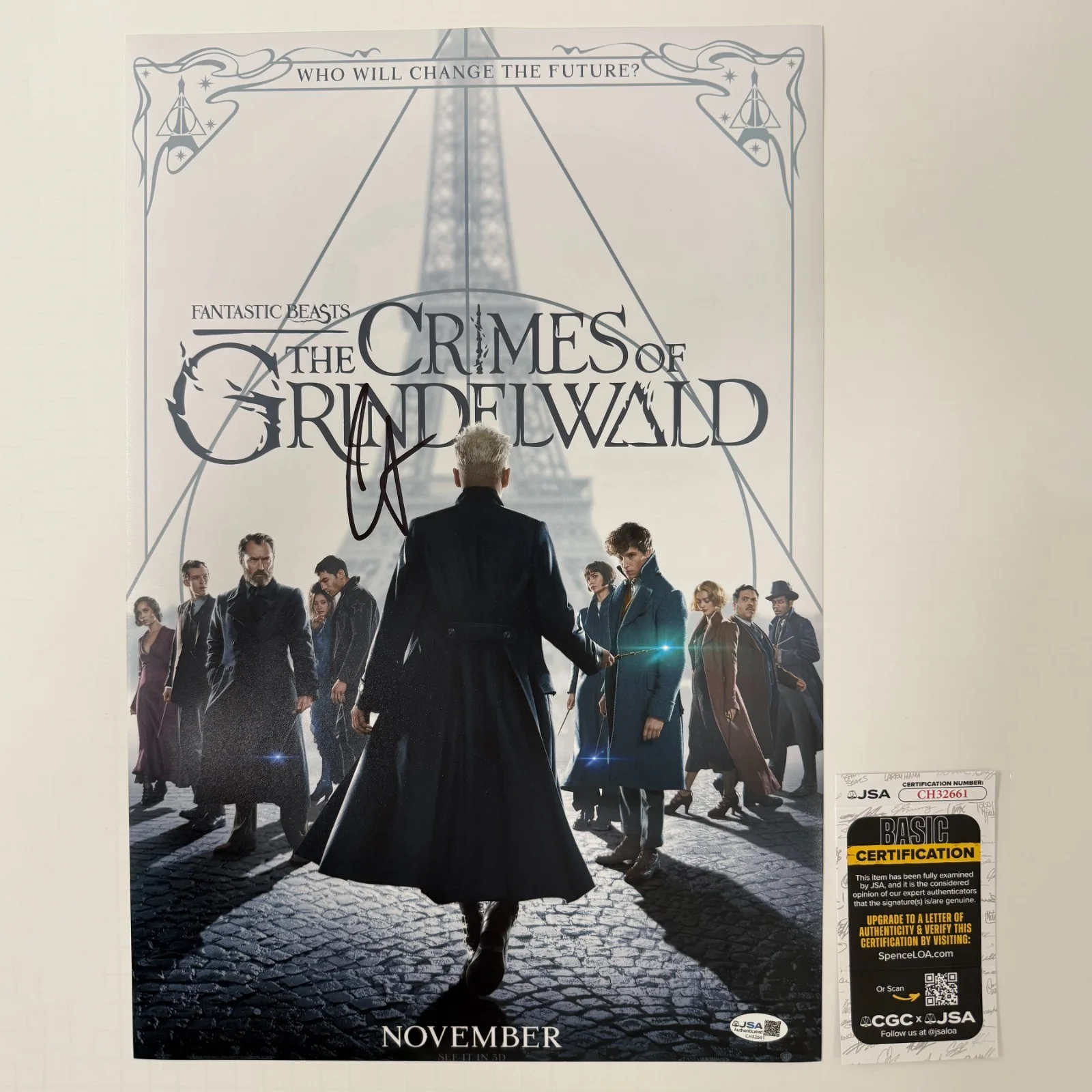 CALLUM TURNER — CALLUM TURNER Authentic Hand-signed "FANTASTIC BEASTS" 12x18 Photo (JSA COA)