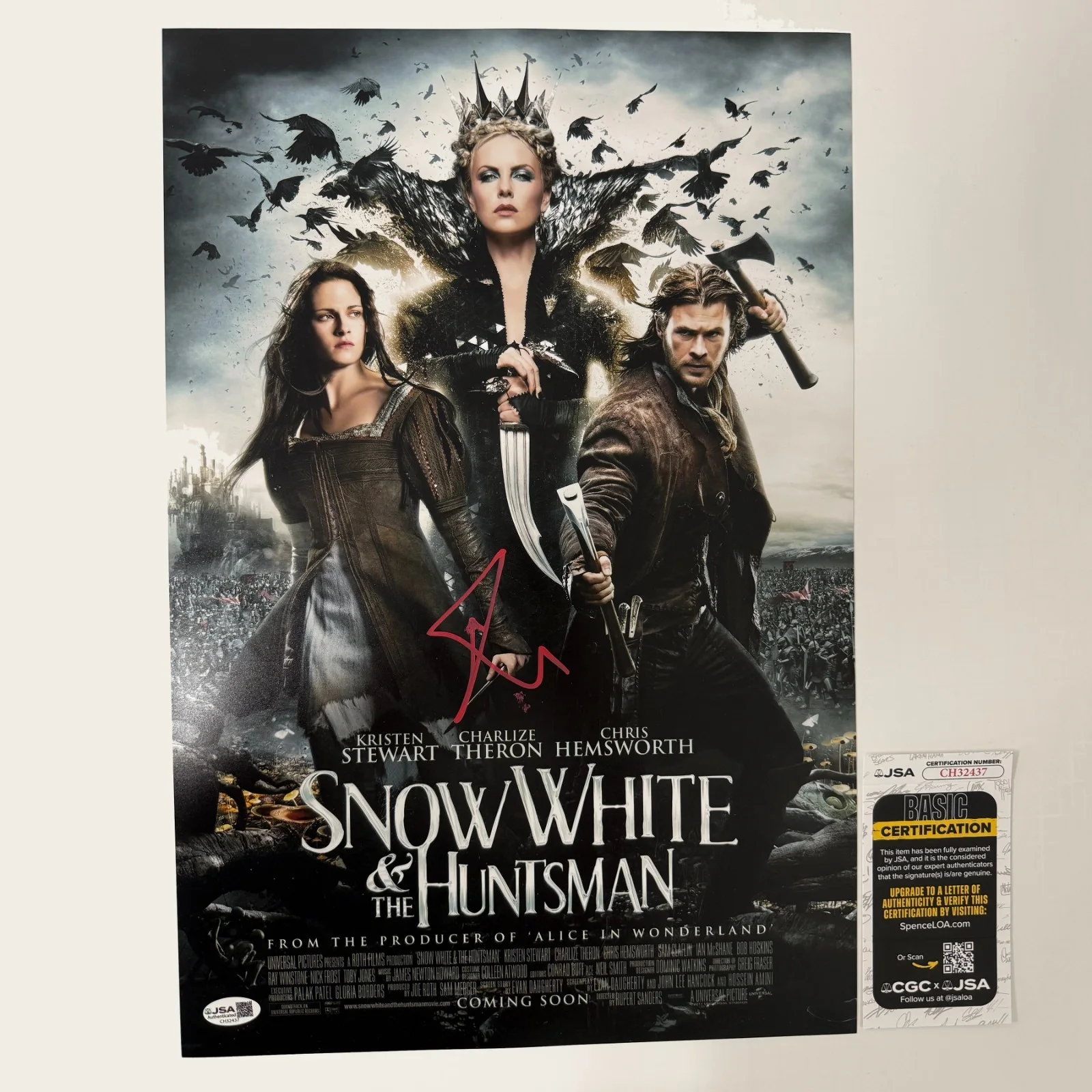 RUPERT SANDERS — RUPERT SANDERS Authentic Hand-signed "SNOW WHITE & HUNTSMAN" 12x18 Photo JSA COA
