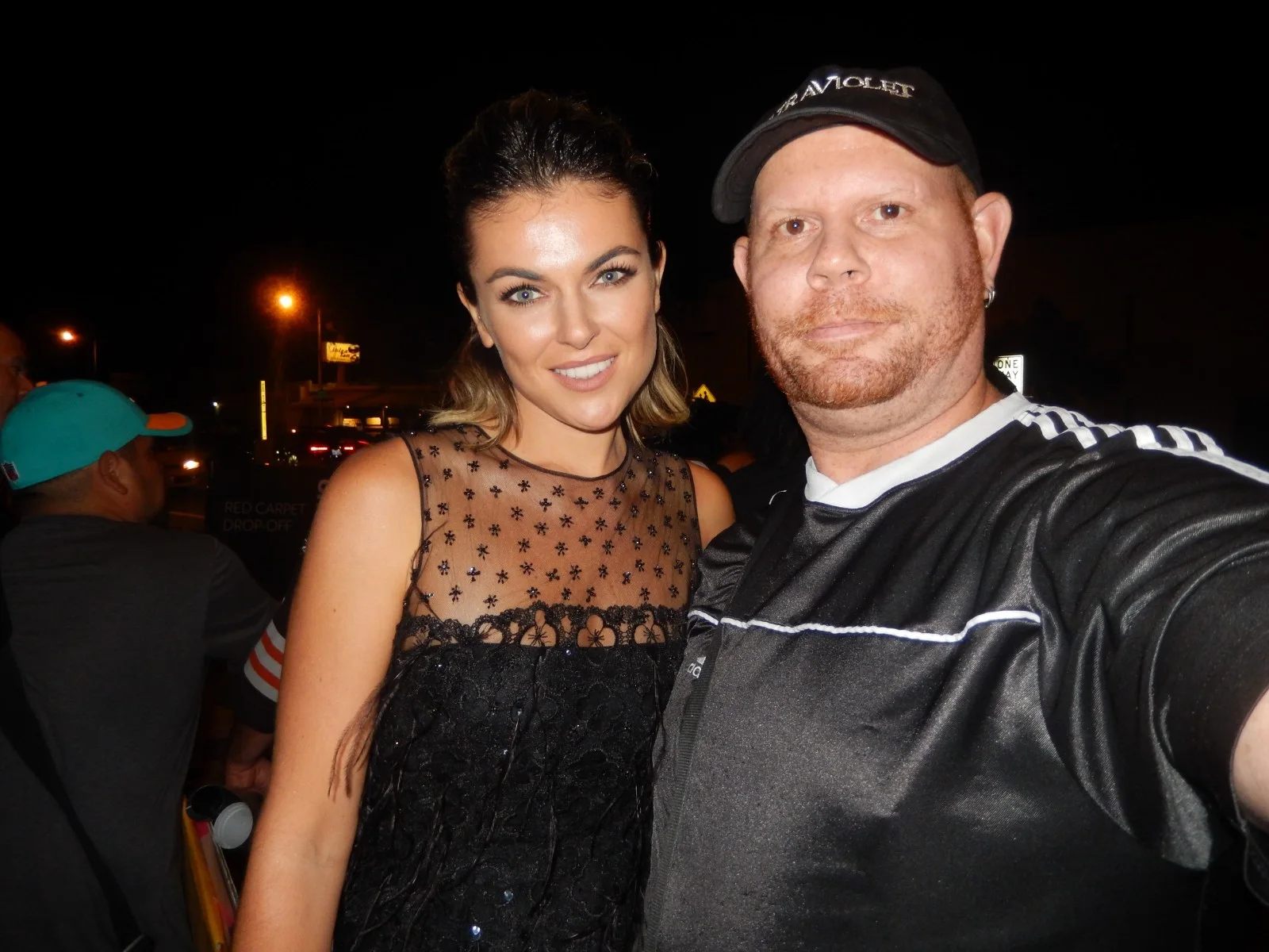 SERINDA SWAN — Serinda Swan Tron Legacy matted signed index card with photo 11x17 #1 Siren, изображение 3
