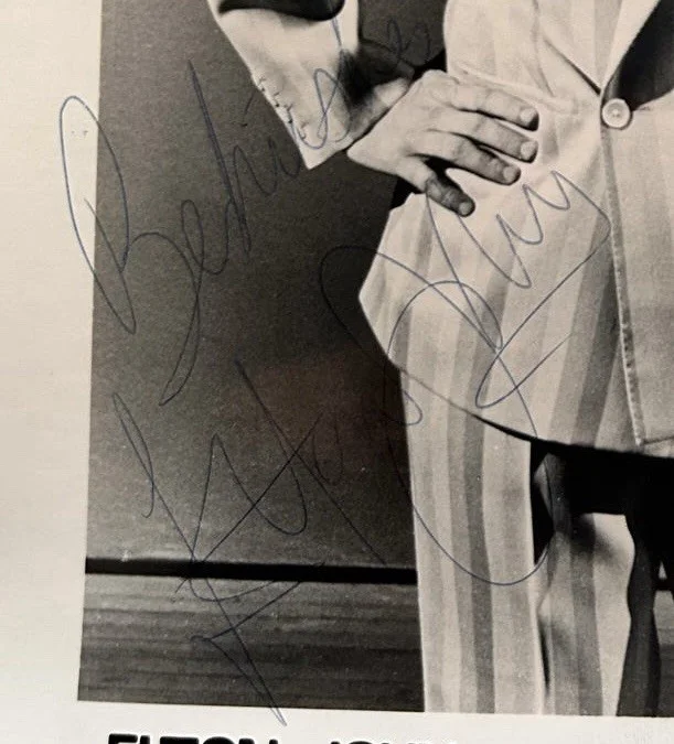 Elton John Legendary Singer Rare Vintage Signed Autographed Record Promo Photo, изображение 2
