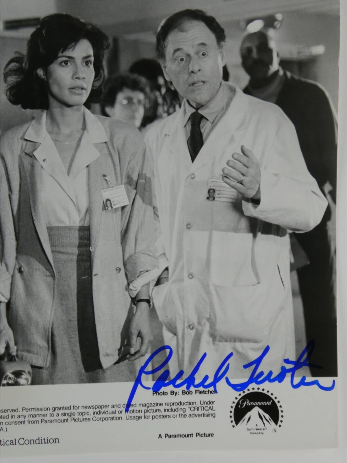 Rachel Ticotin — Rachel Ticotin Signed B&W 8x10 Promo Photo Critical Condition Autographed, image 2