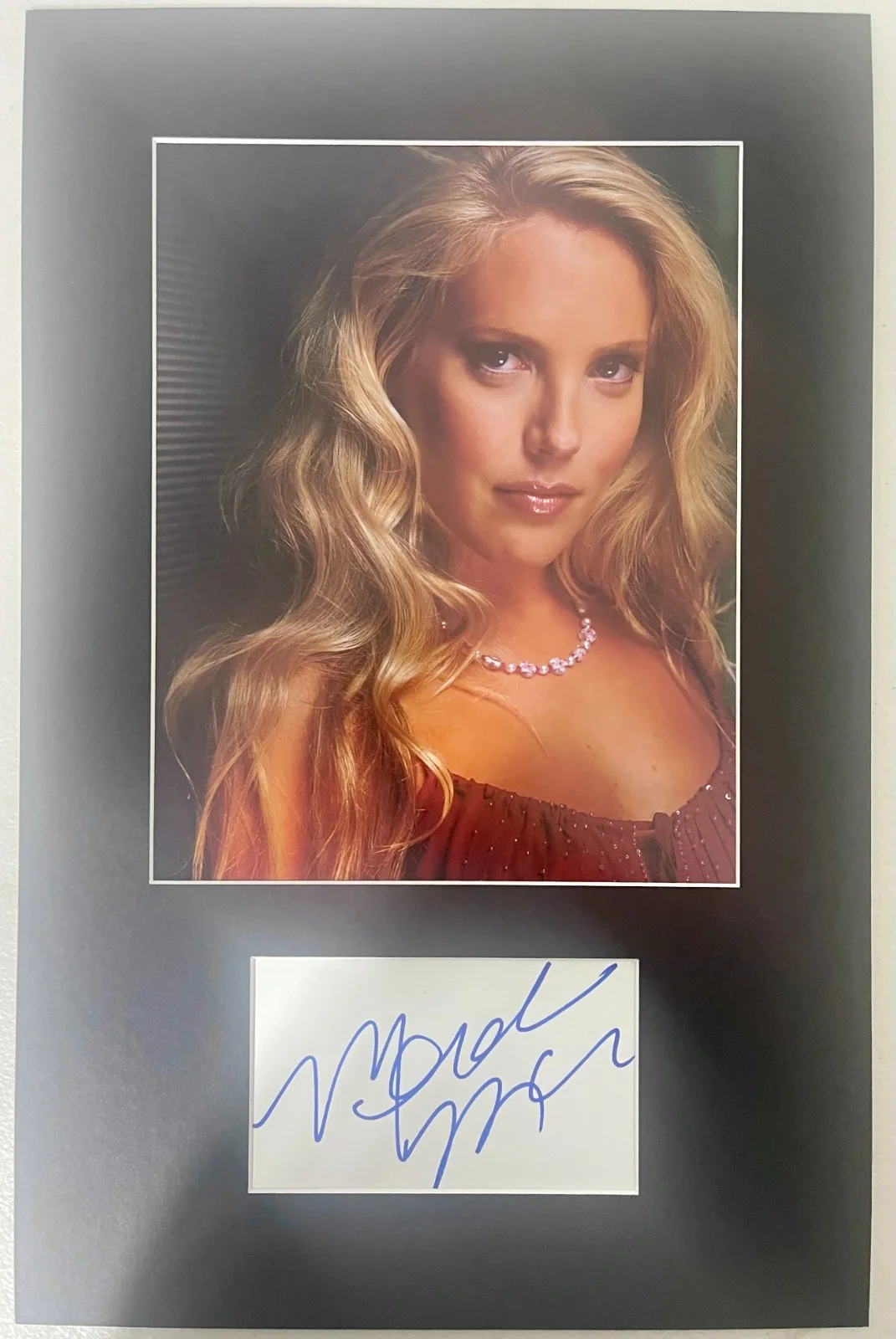MERCEDES MCNAB — Mercedes McNab Angel matted signed index card with photo 11x17 #1 Harmony