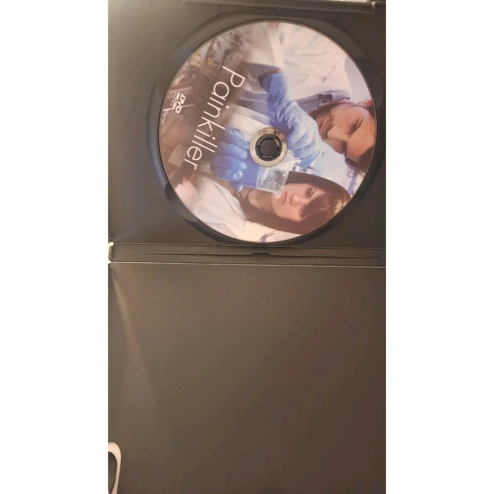 Kelly Rae LeGault Thomas Mendolia — painkiller movie signed by Kelly Rae LeGault and Thomas Mendolia, image 4