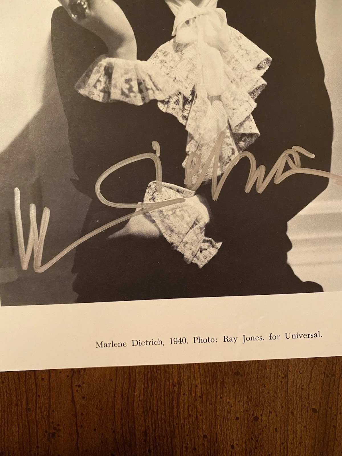 Marlene Dietrich — Marlene Dietrich Signed Autographed Photo With COA Touch Of Evil Stage Fright, image 2