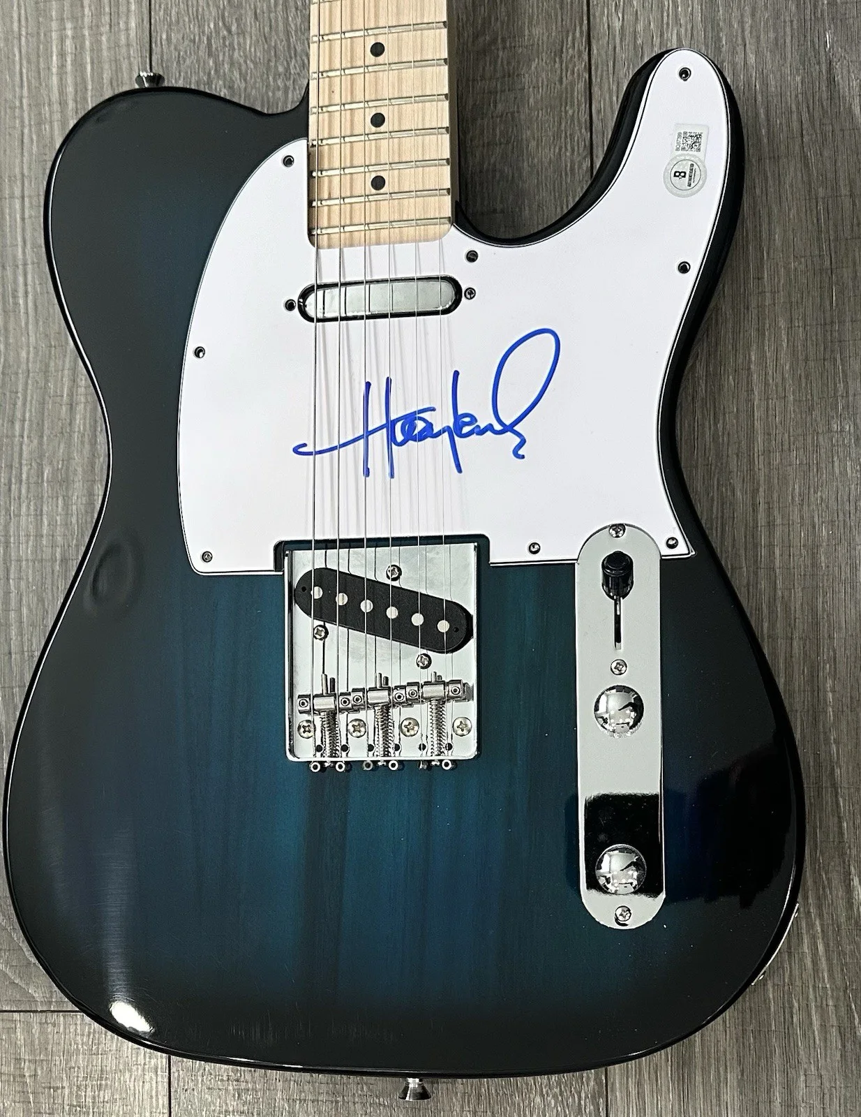 Huey Lewis — Huey Lewis Signed Guitar Back to the Future Huey Lewis Autograph Guitar Beckett