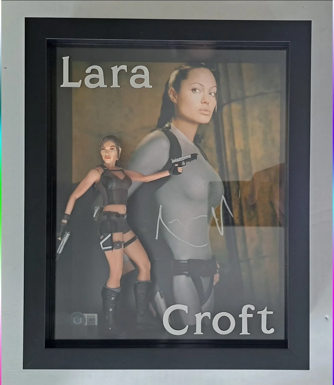 ANGELINA JOLIE as LARA CROFT Signed 8x10 Neco Figure Custom Shadowbox Beckett MT, image 2