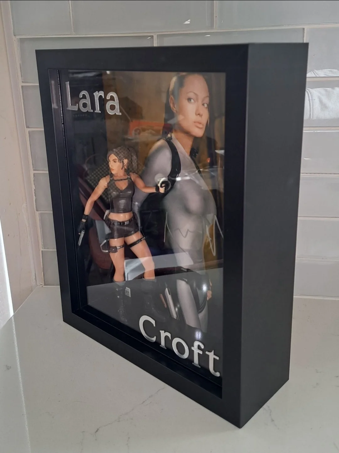 ANGELINA JOLIE as LARA CROFT Signed 8x10 Neco Figure Custom Shadowbox Beckett MT, image 4