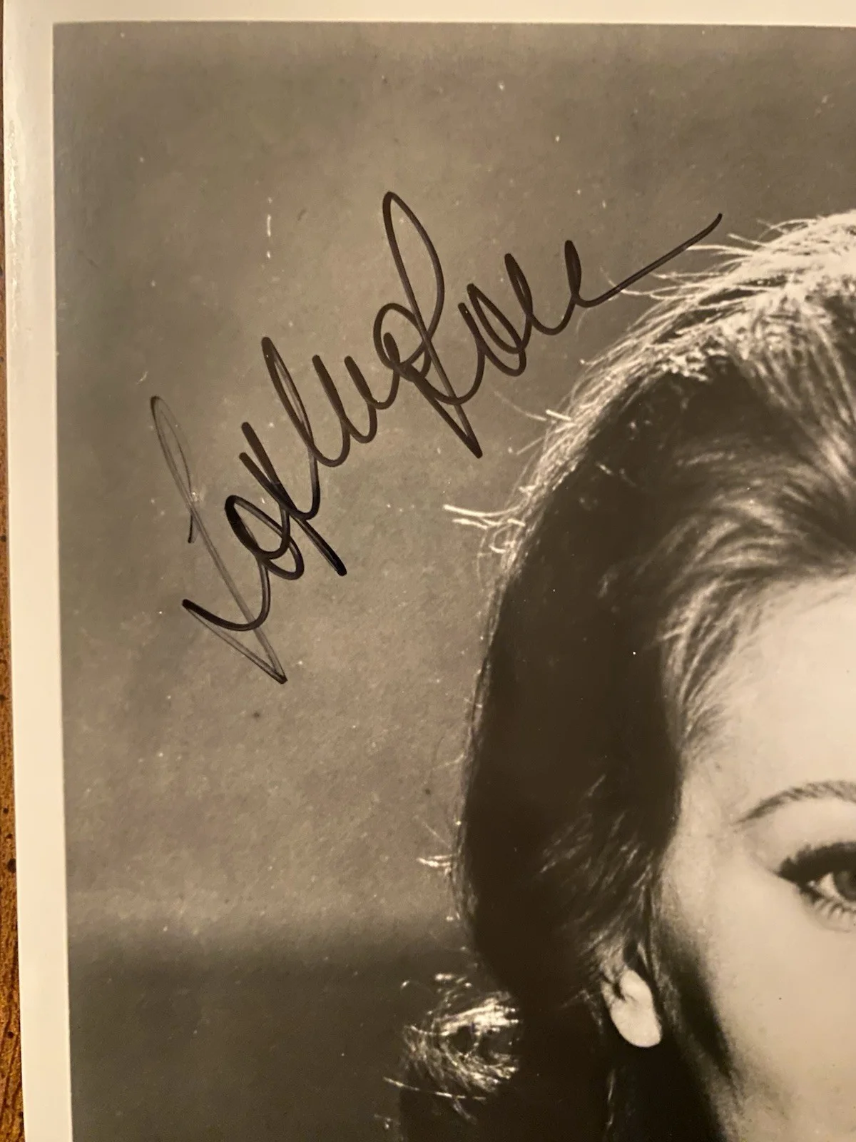 Sophia Loren — Sophia Loren Signed Autographed 8x10 Photo With COA The Black Orchid Houseboat, изображение 2