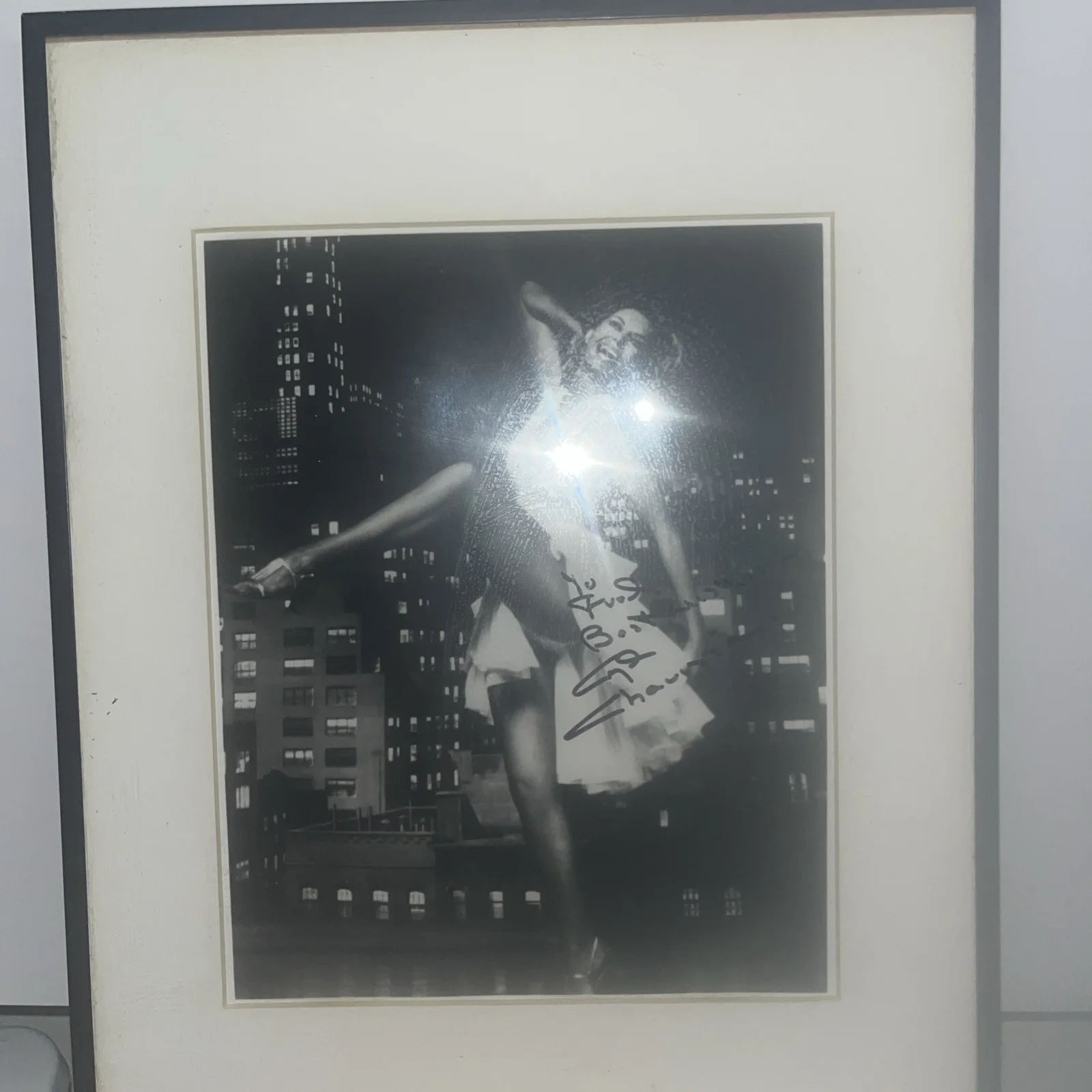 Cyd Charisse Signed And Framed 8x10 Photo Actress Dancer, image 2
