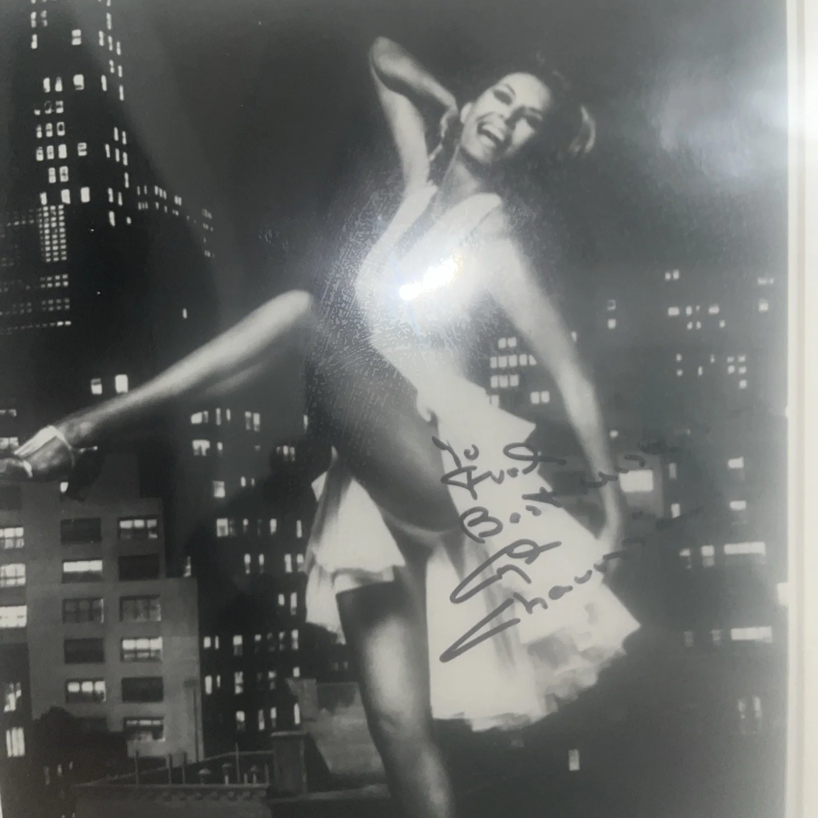 Cyd Charisse Signed And Framed 8x10 Photo Actress Dancer, image 3