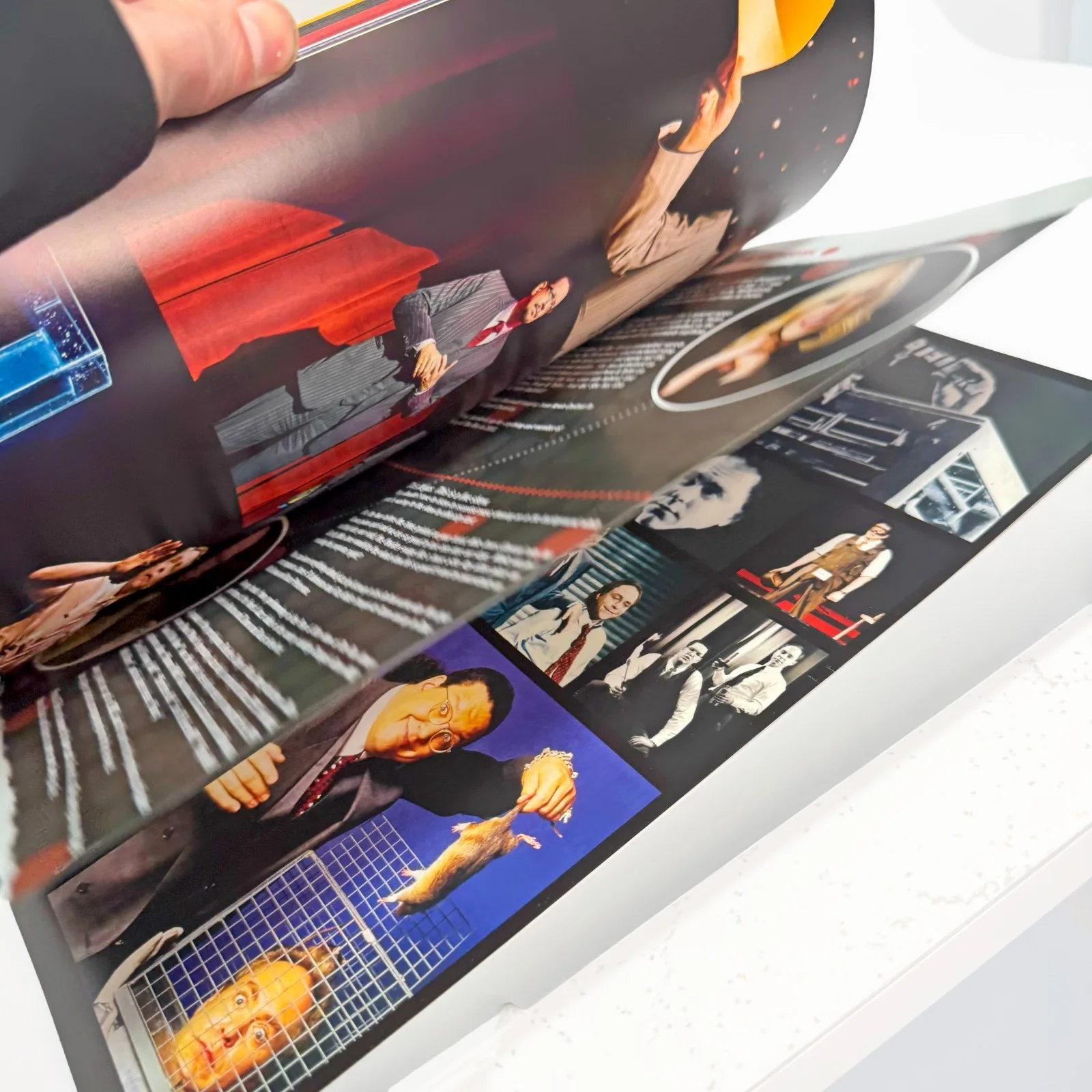 Penn, Teller — Penn Jillette & Teller Souvenir Book – Las Vegas Magicians, изображение 4