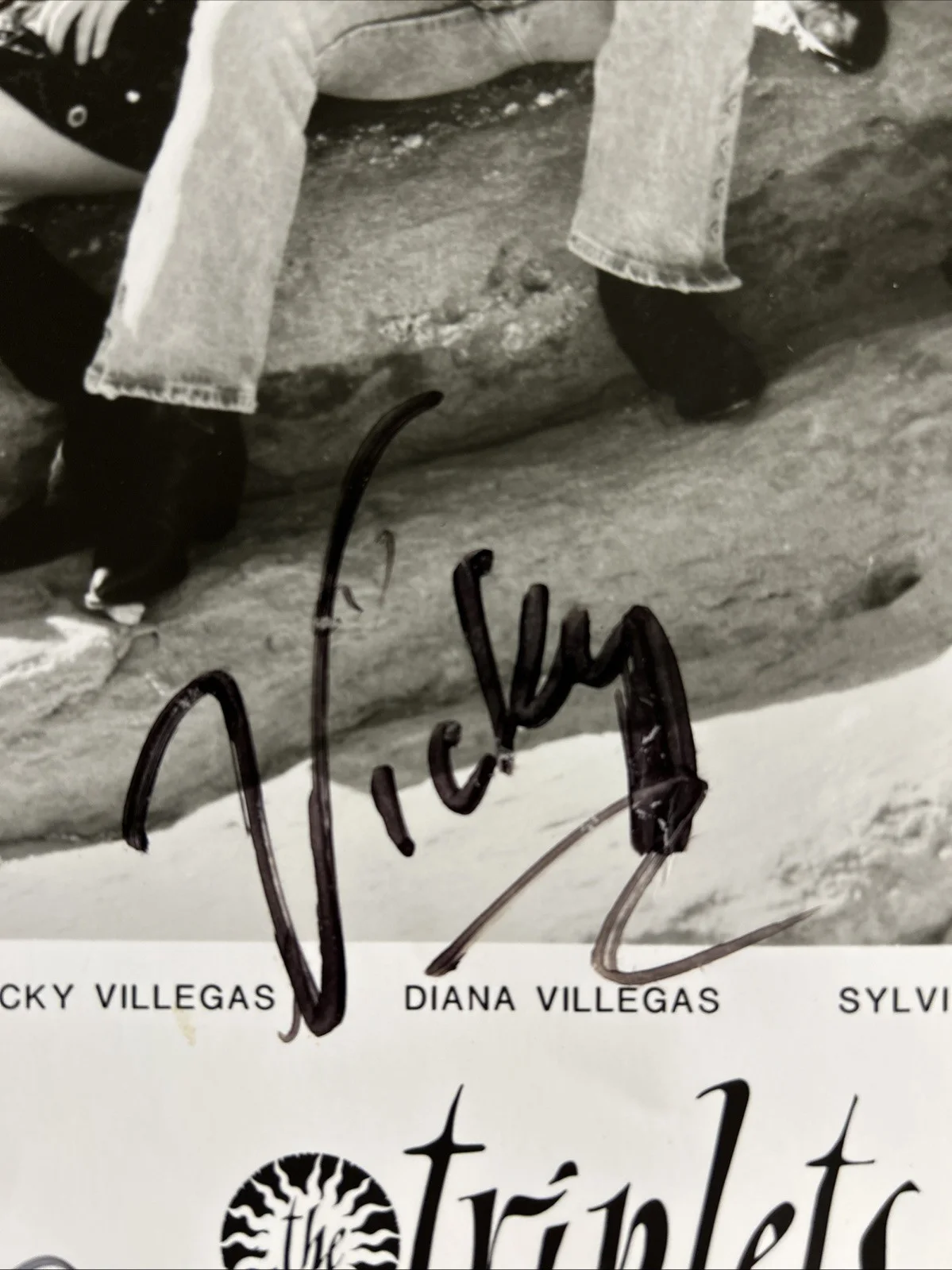 Vintage The Triplets Vicky Villegas Autographed Promo Photo, изображение 2