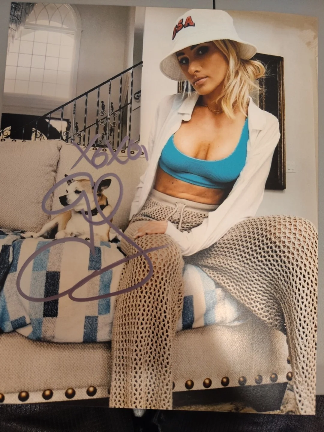 Tomi Lahren Signed 8x10 Sexy In Bed Photo Maga Trump Fox News Right Wing Beauty, изображение 5