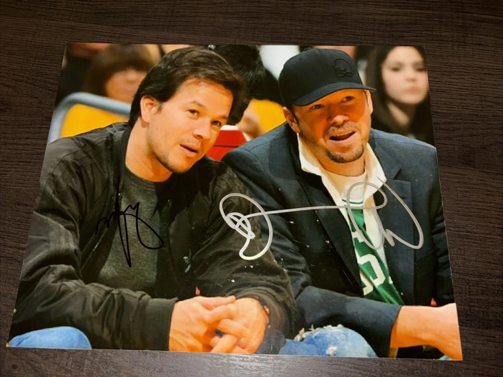 Donnie Wahlberg — Mark And Donnie Wahlberg hand signed autographed 8x10 photo, image 2